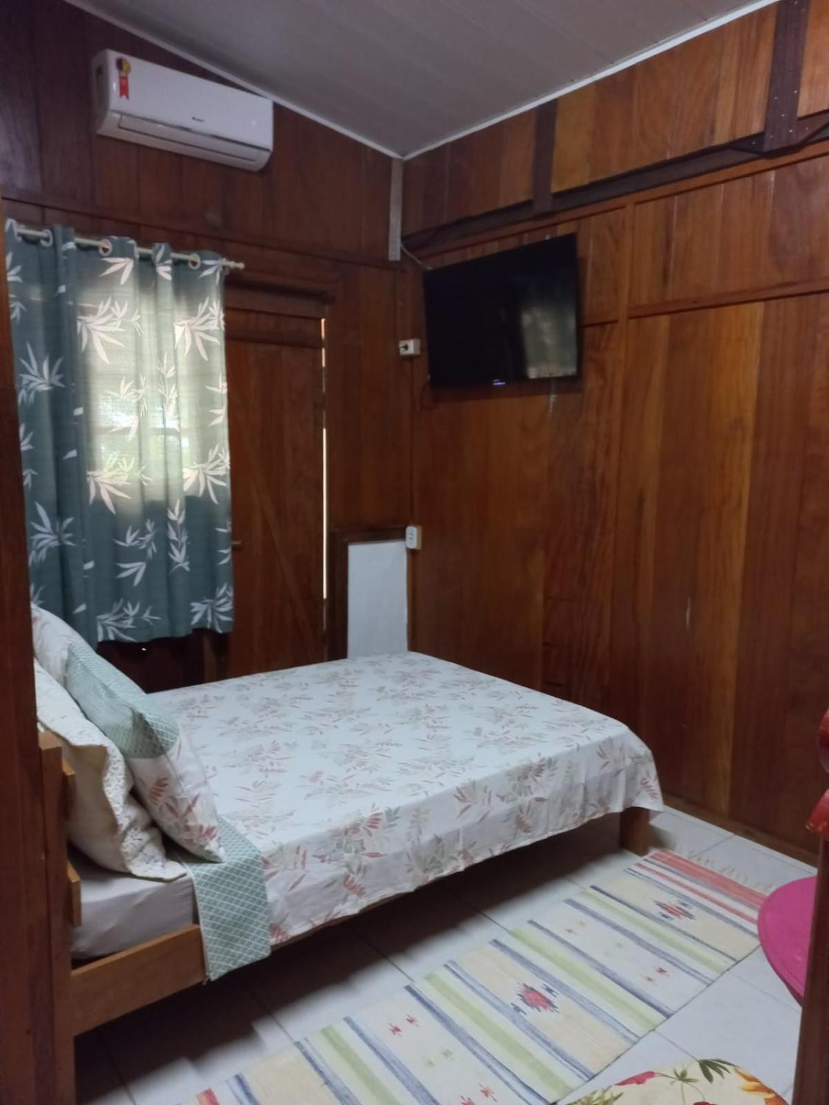 Family Room with Private Bathroom photo 2