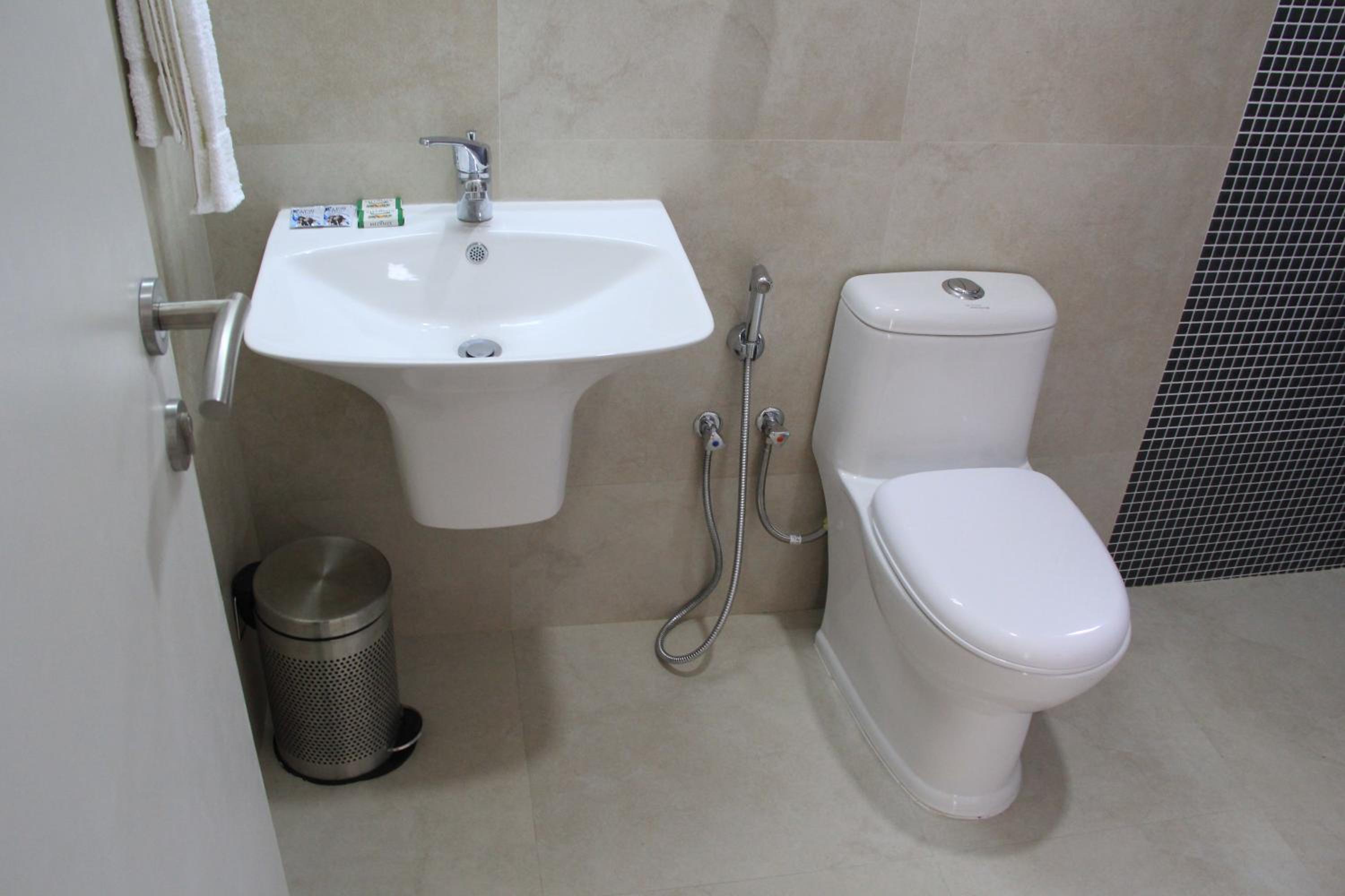 Amazon Residence - Three Bedroom Apartment with Private Balcony - Photo 16