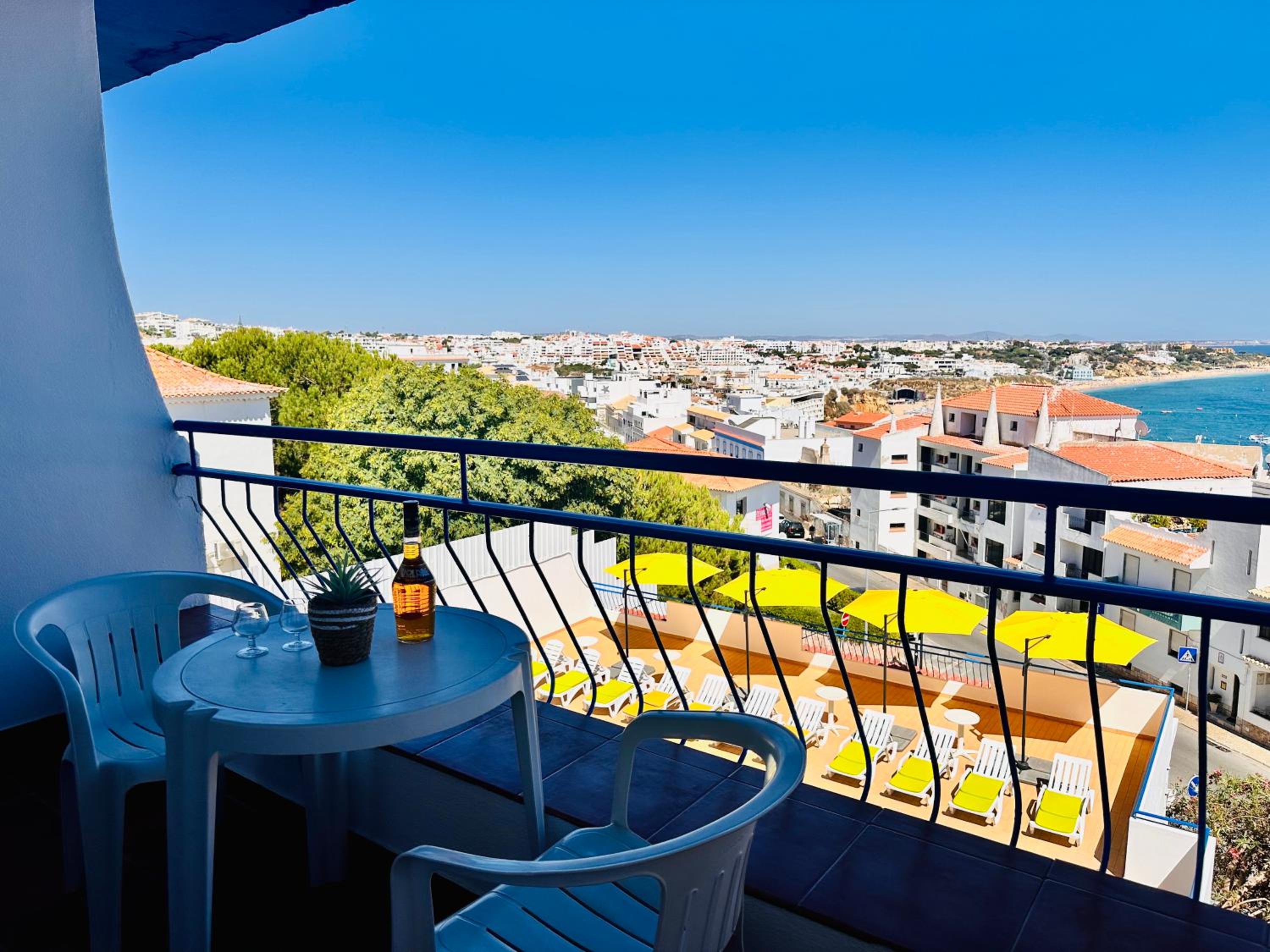 Deluxe Double or Twin Room with Sea View - Photo 8