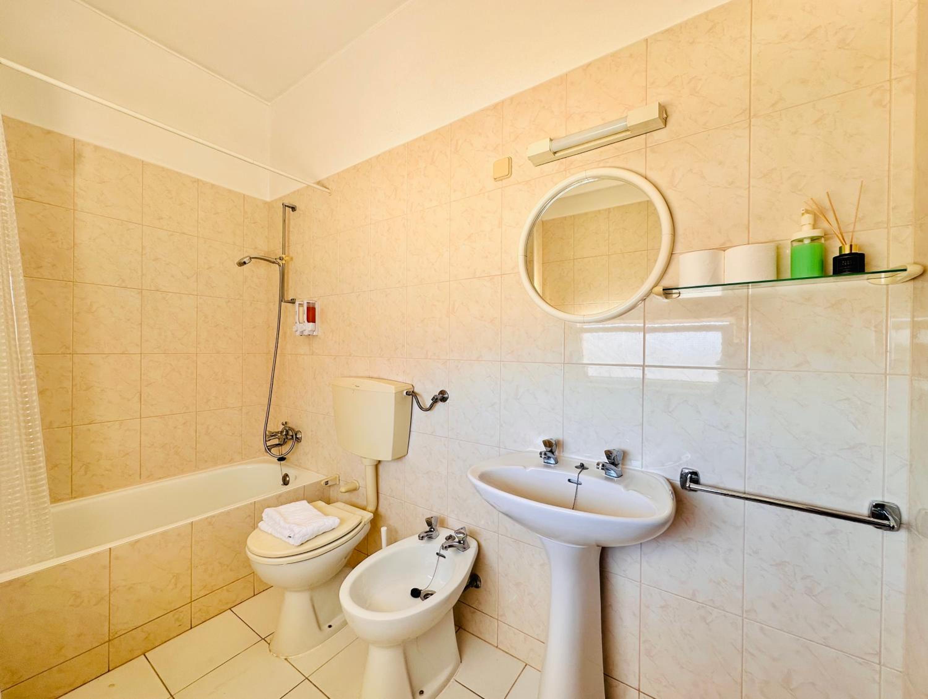 Deluxe Double or Twin Room with Sea View - Photo 6
