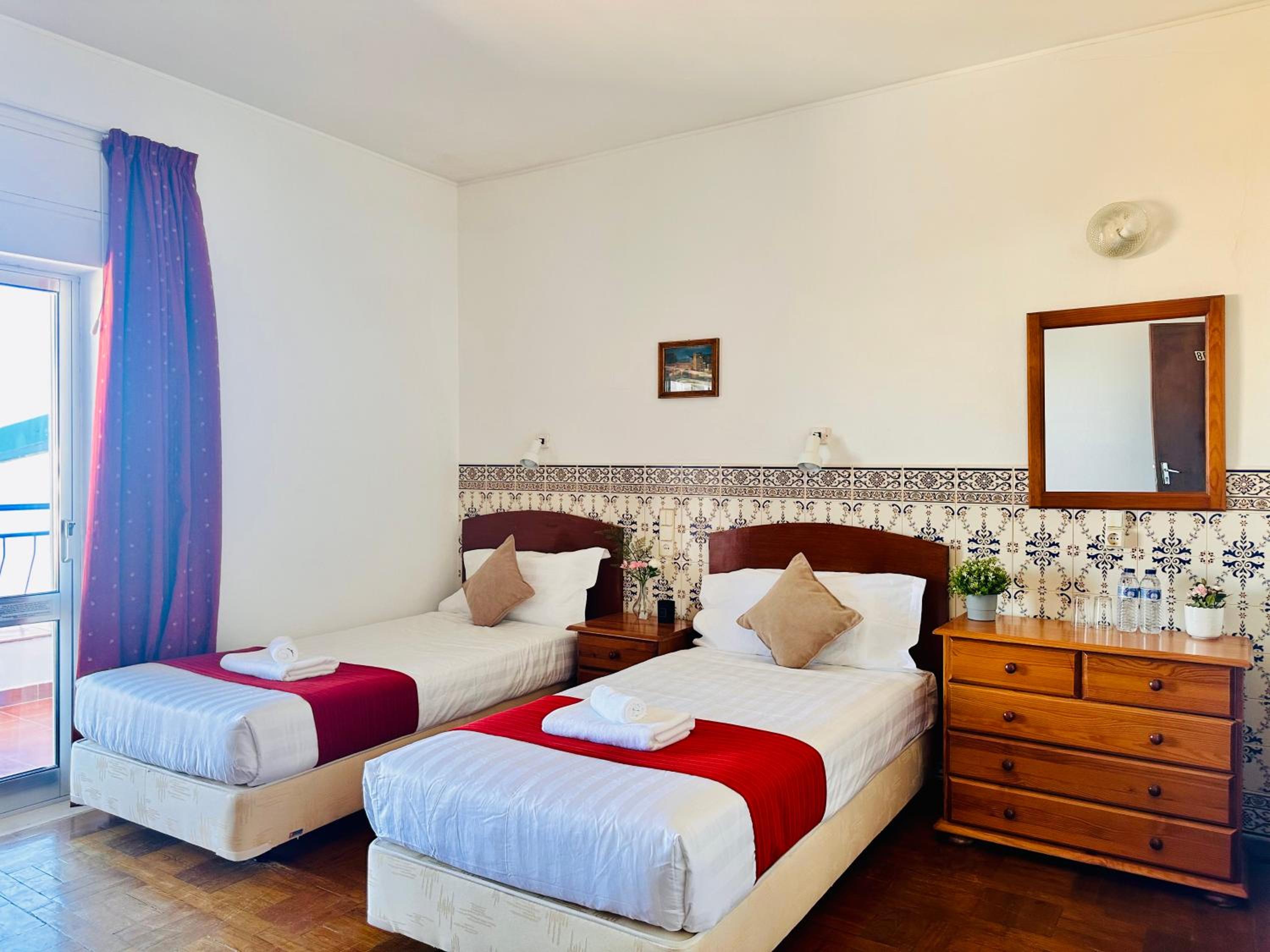 Deluxe Double or Twin Room with Sea View - Photo 3