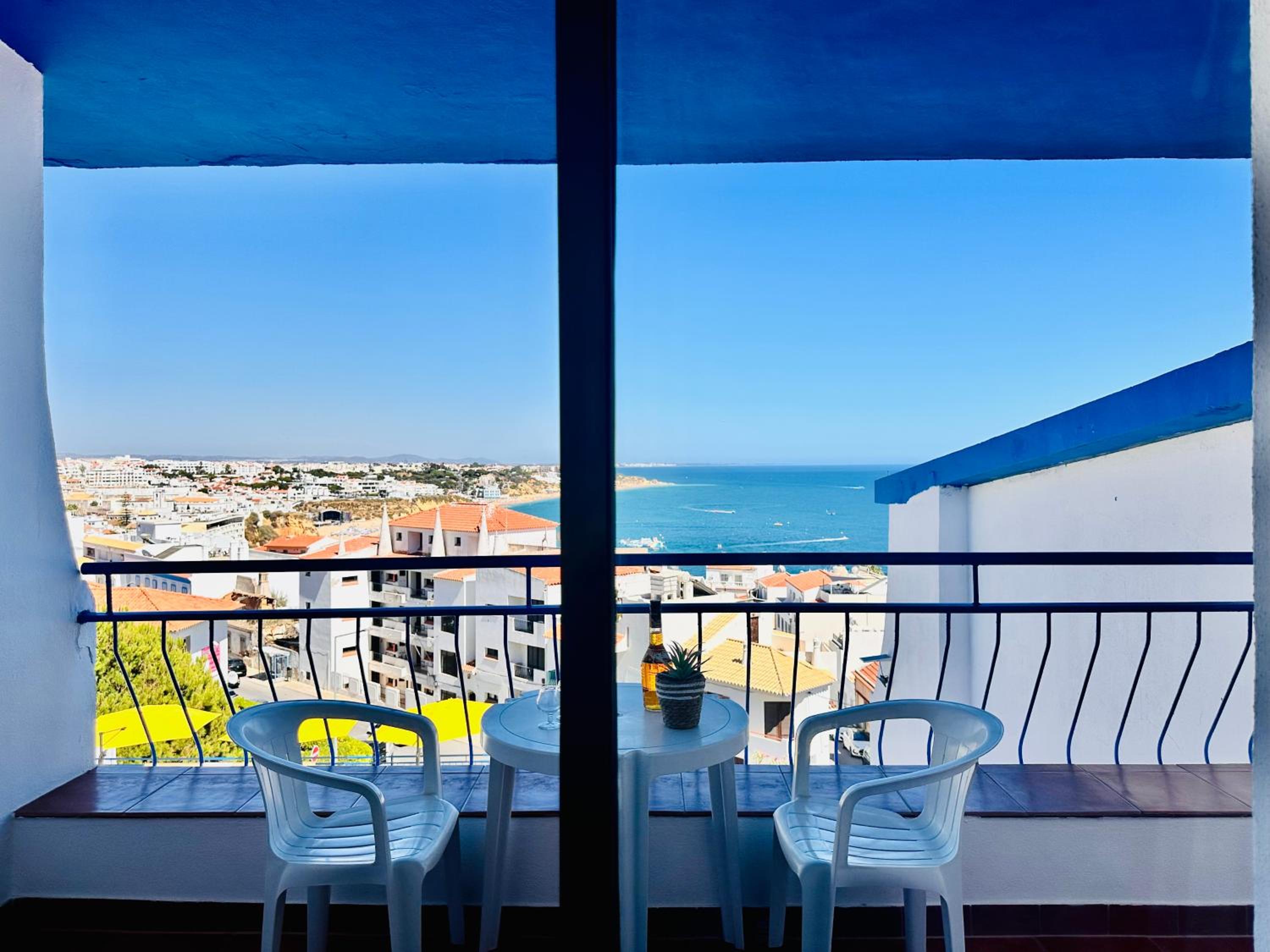 Deluxe Double or Twin Room with Sea View - Photo 9