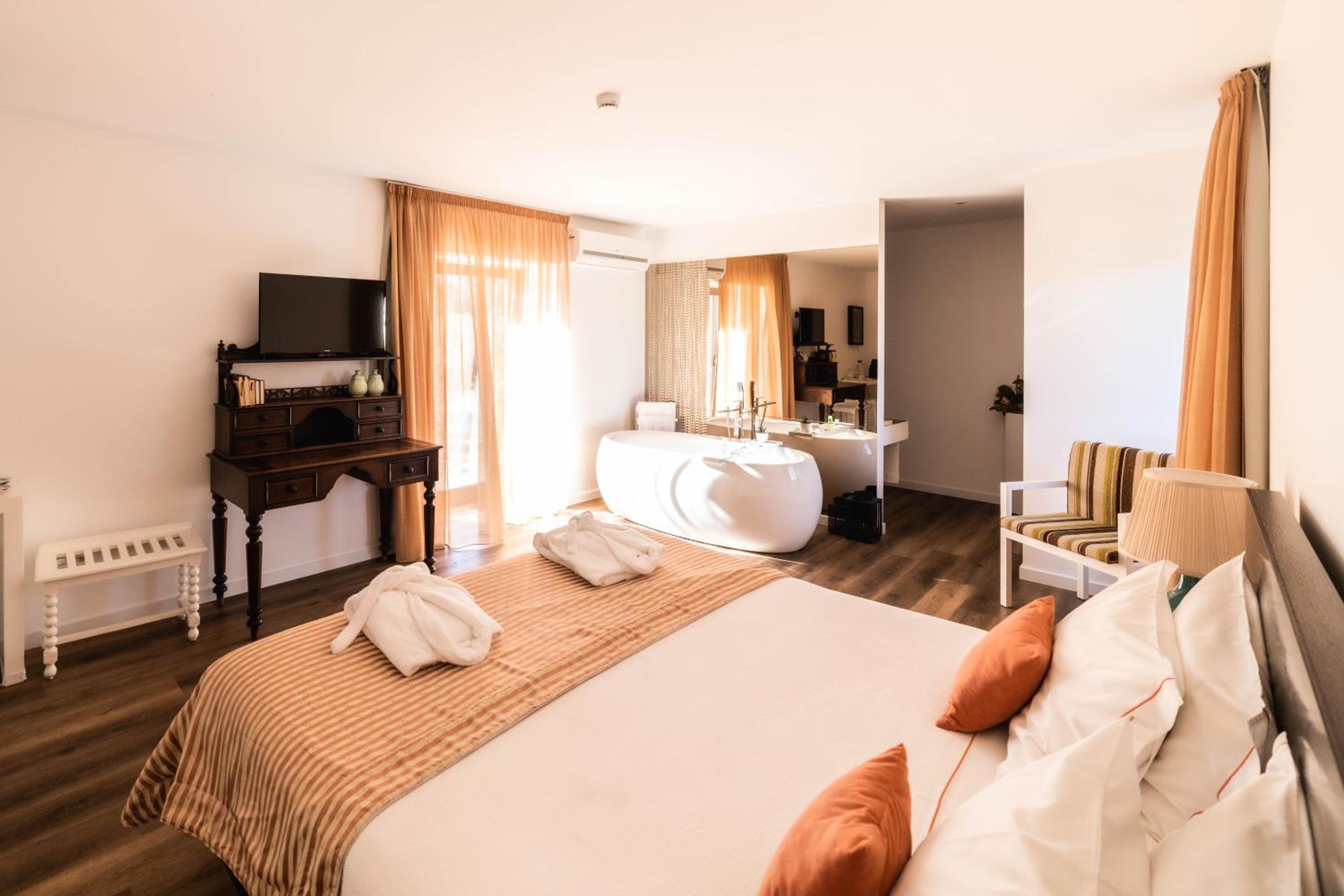 Superior Double Room with Bath