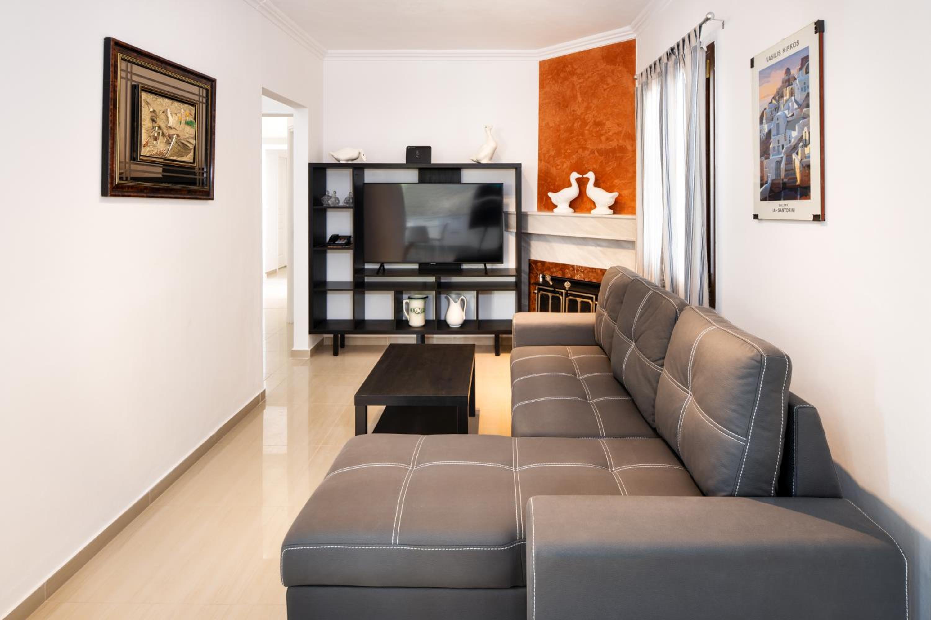 Four-Bedroom Deluxe Apartment