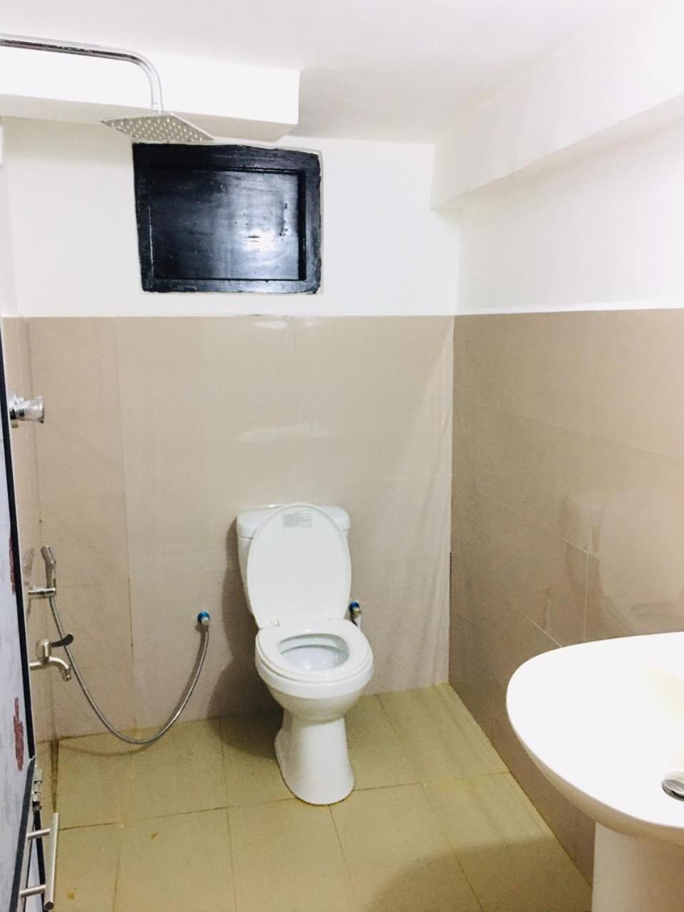 Double Room with Private External Bathroom photo 2