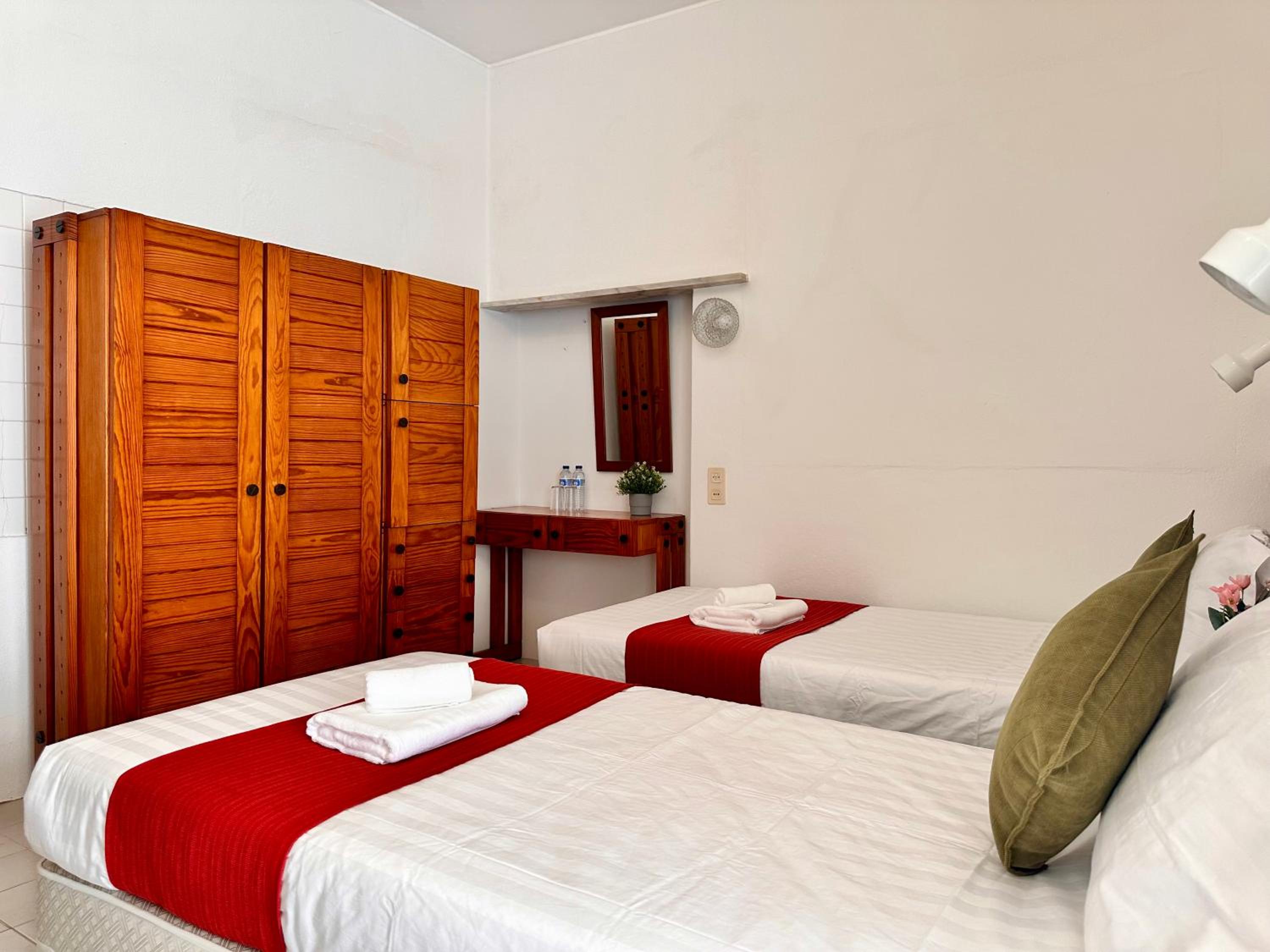 Large Double Room - Photo 2
