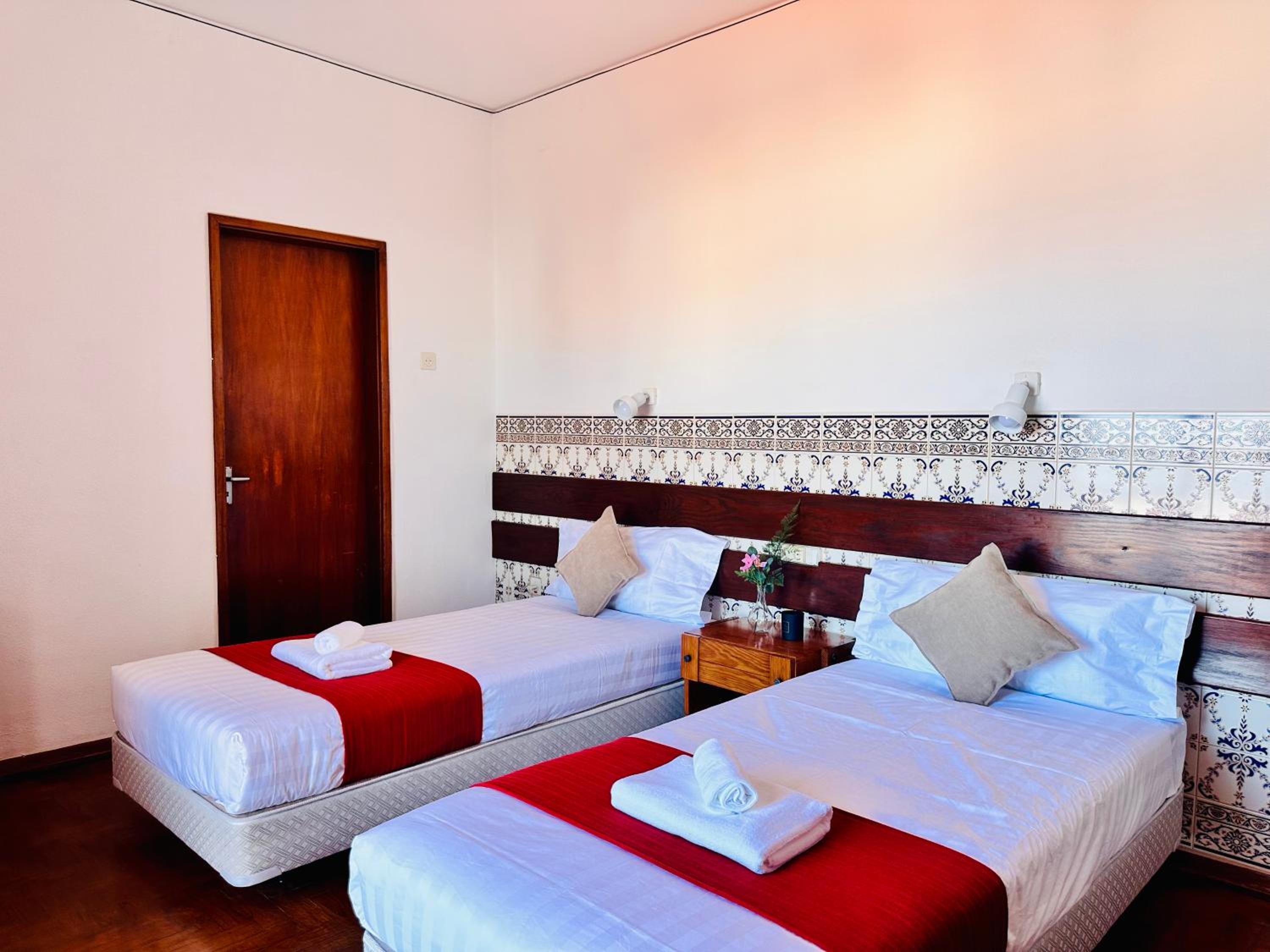Double Room with Balcony and Sea View - Photo 2