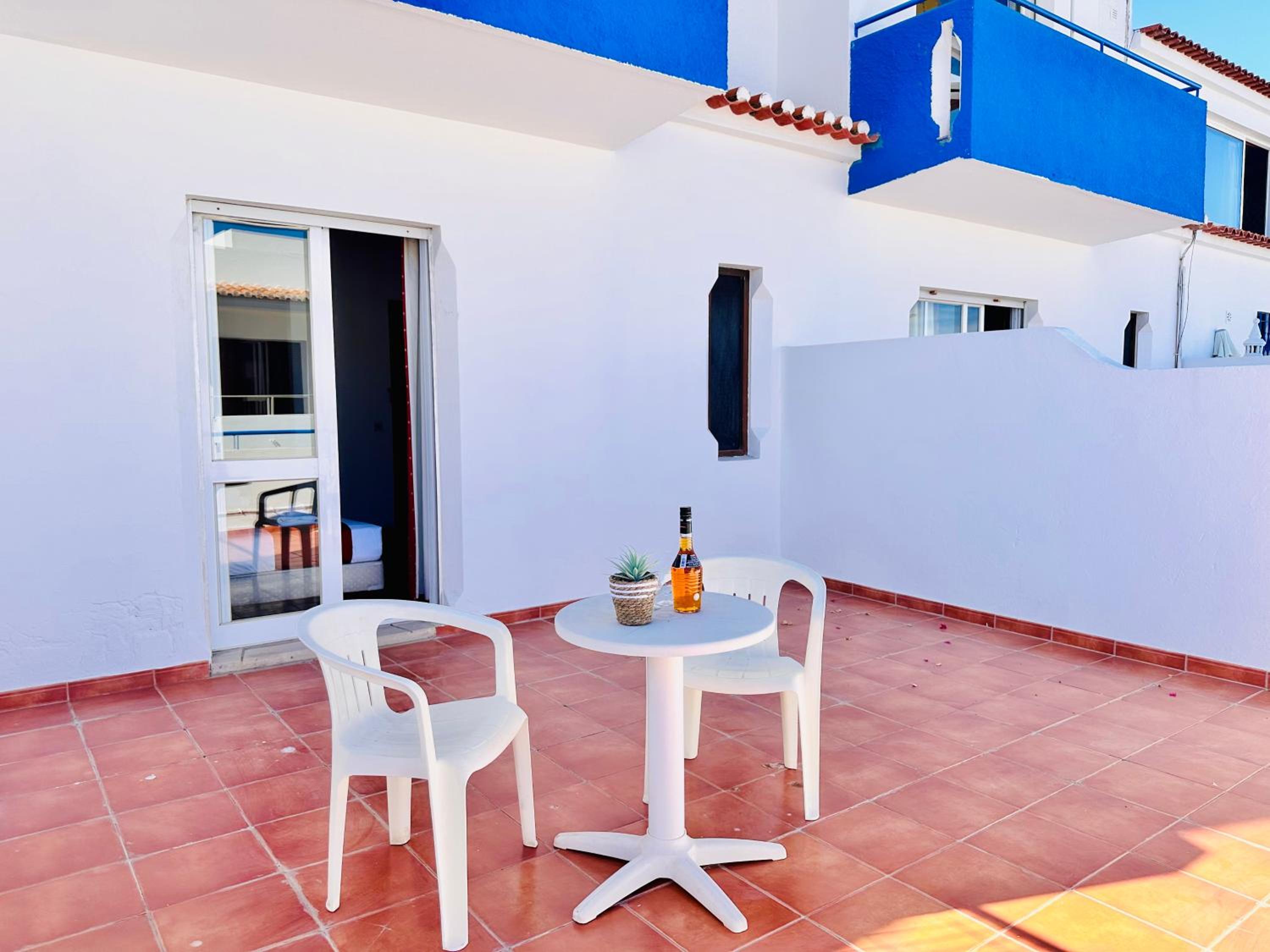 Twin Room with Terrace - Photo 2