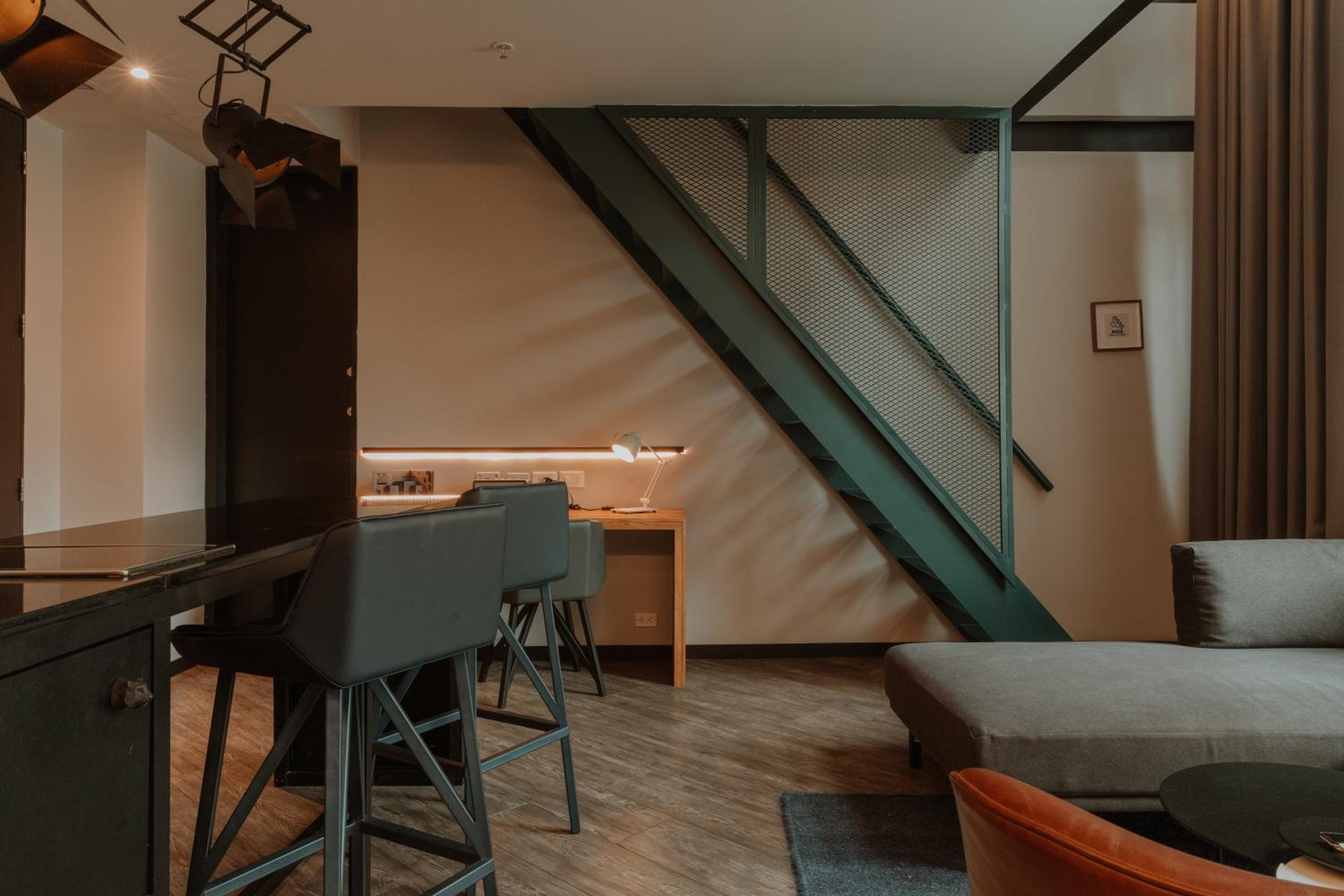 Duplex Suite - Photo 3