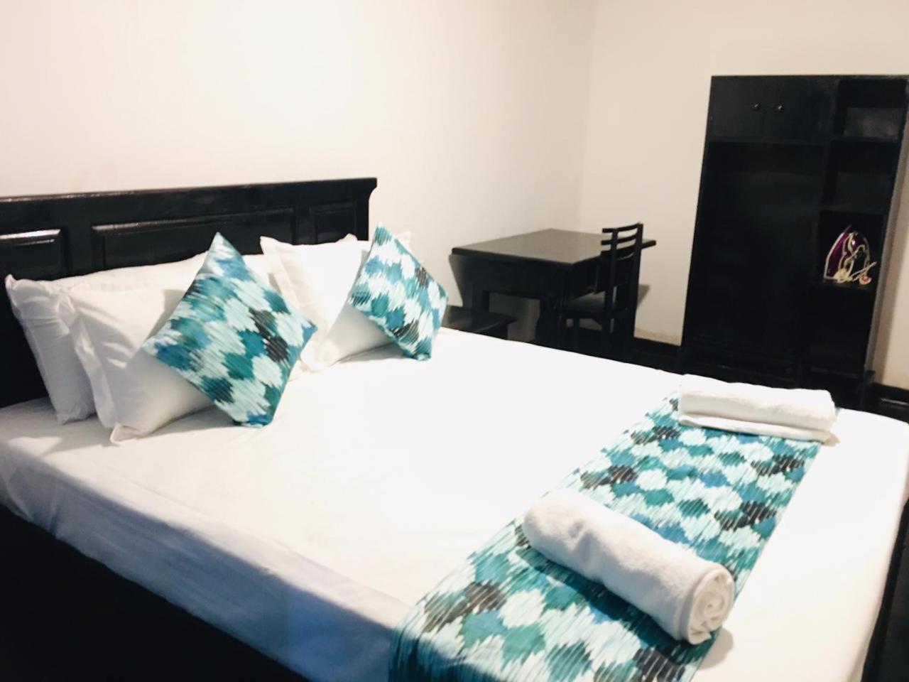 Double Room with Private External Bathroom photo 2