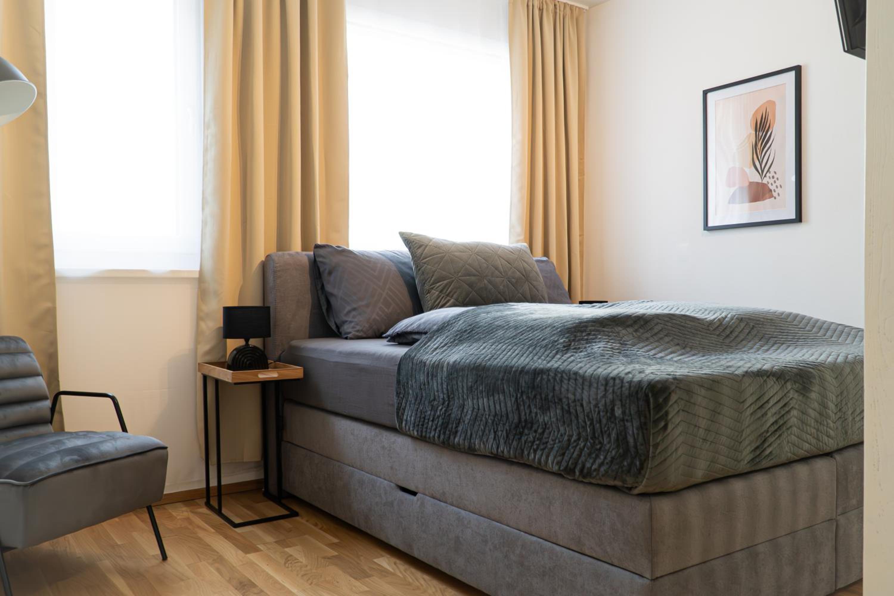 One-Bedroom Apartment photo 3