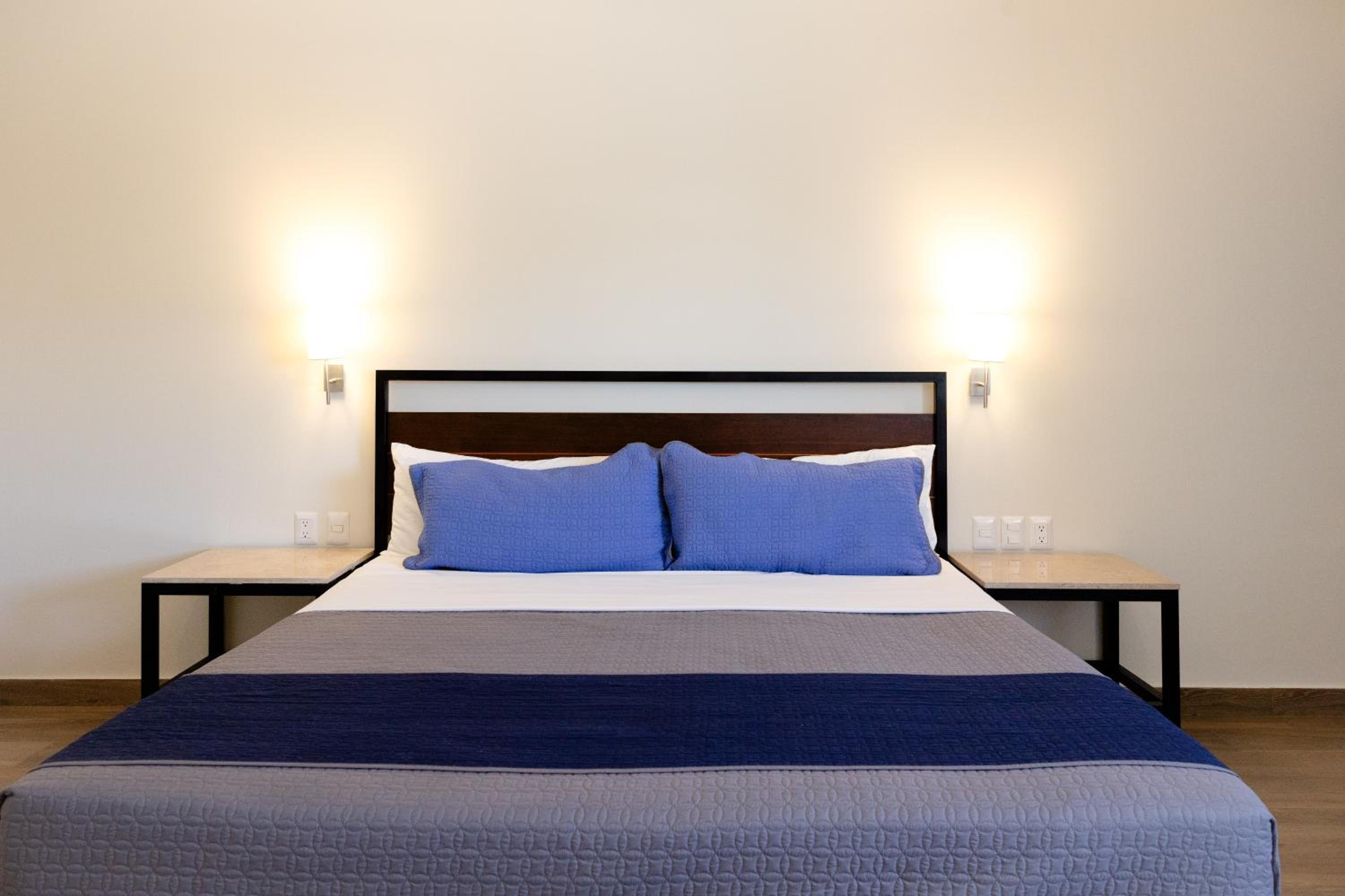 Double or Twin Room - Photo 4