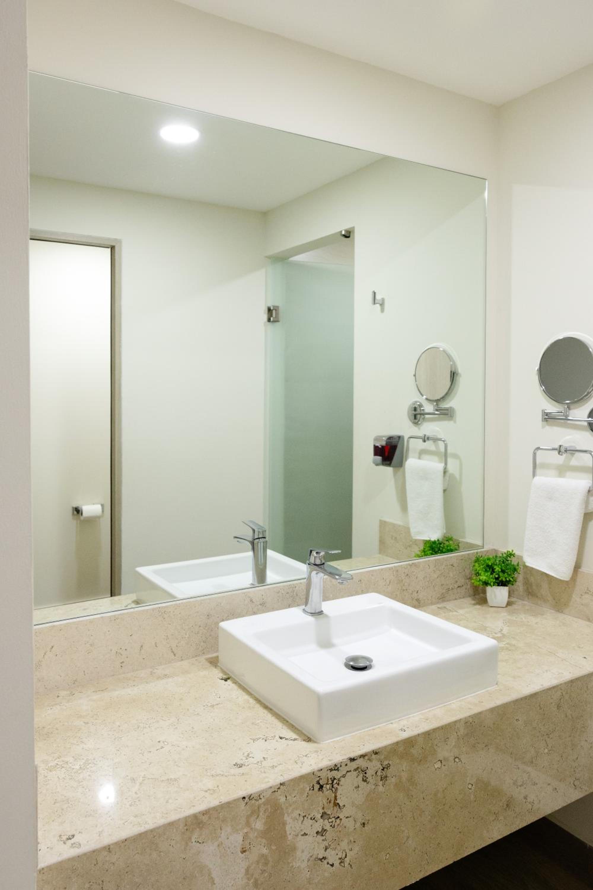 Twin Room - Photo 4