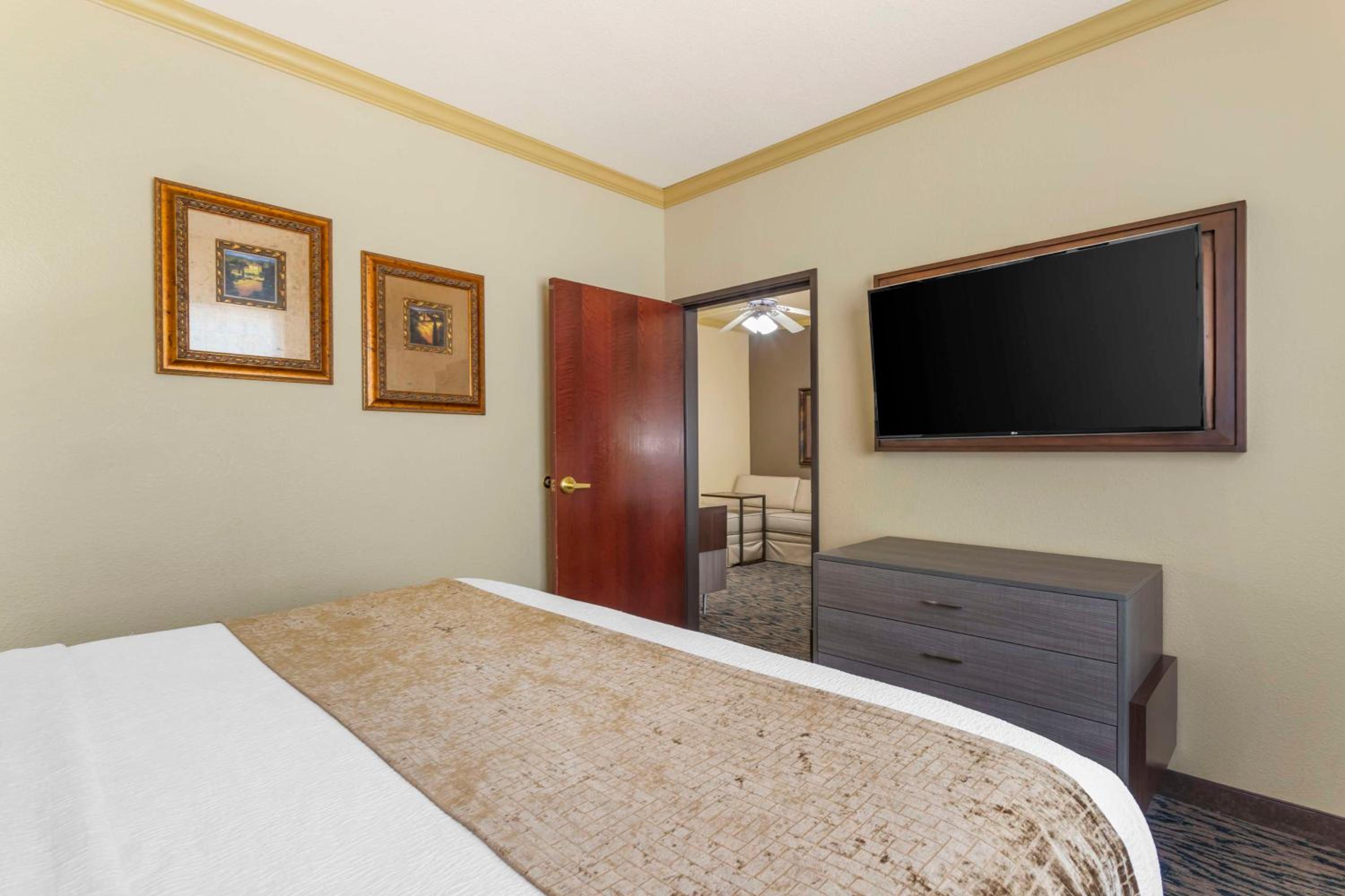 Superior King Suite