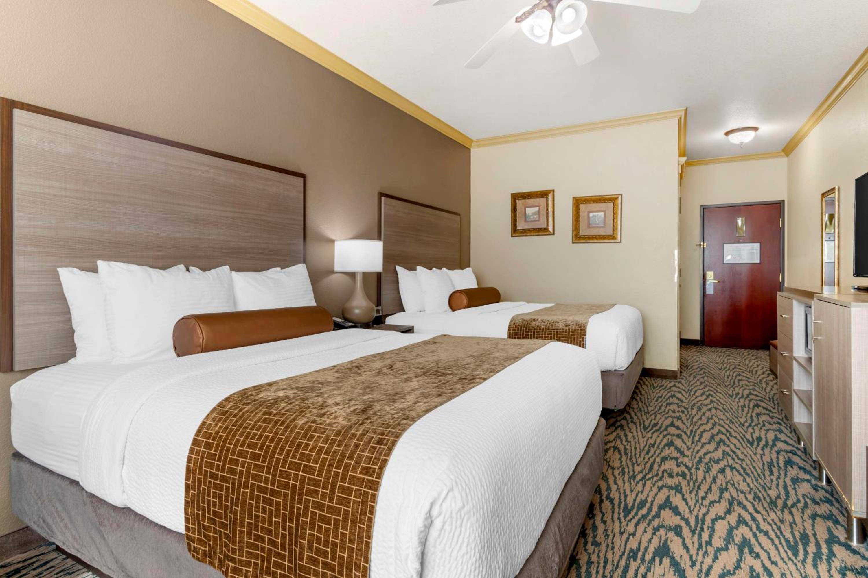 Queen Room with Two Queen Beds - Non-Smoking