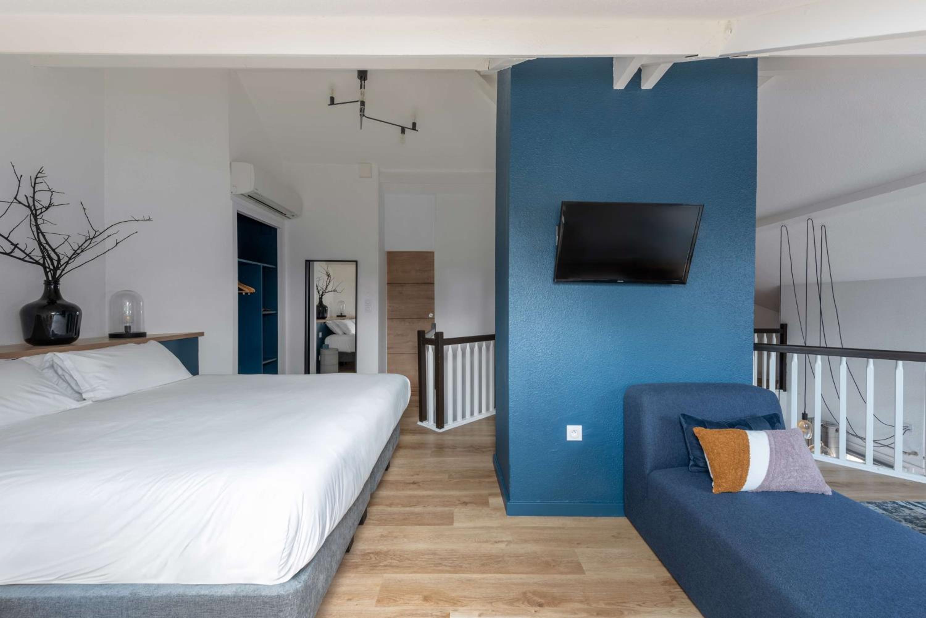 King Suite - Photo 1