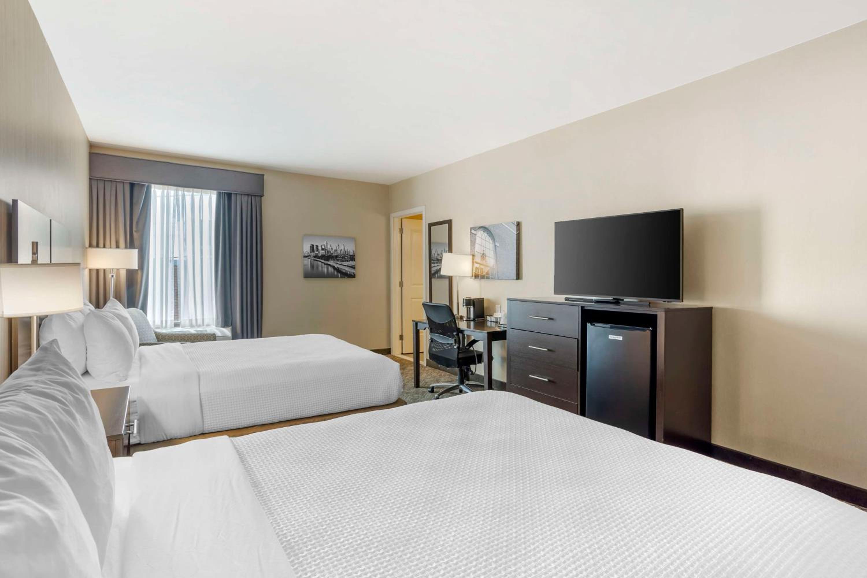 Larger Queen Room with Two Queen Beds - Non-Smoking photo 2