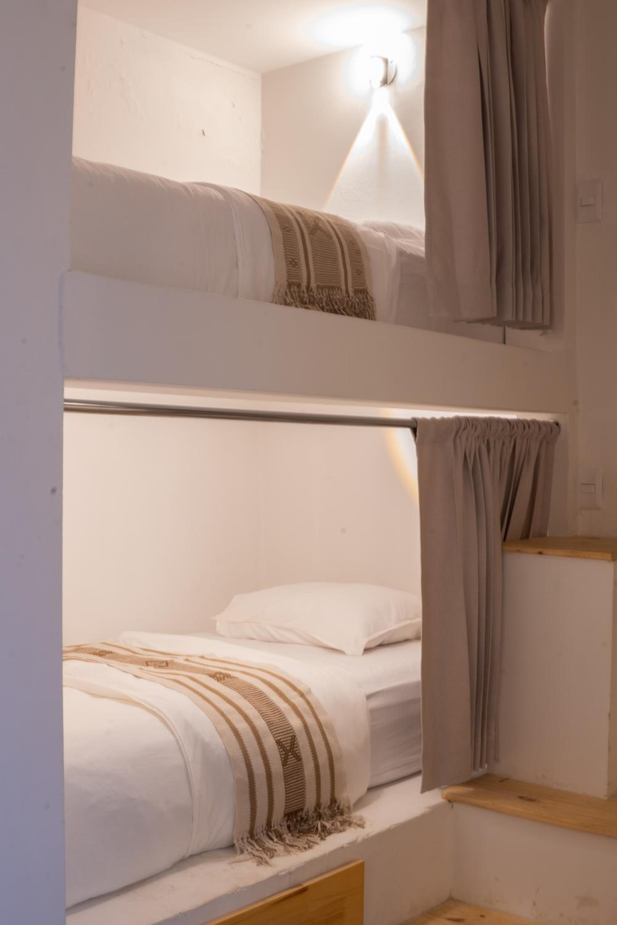 Bed in 8-Bed Dormitory Room photo 1
