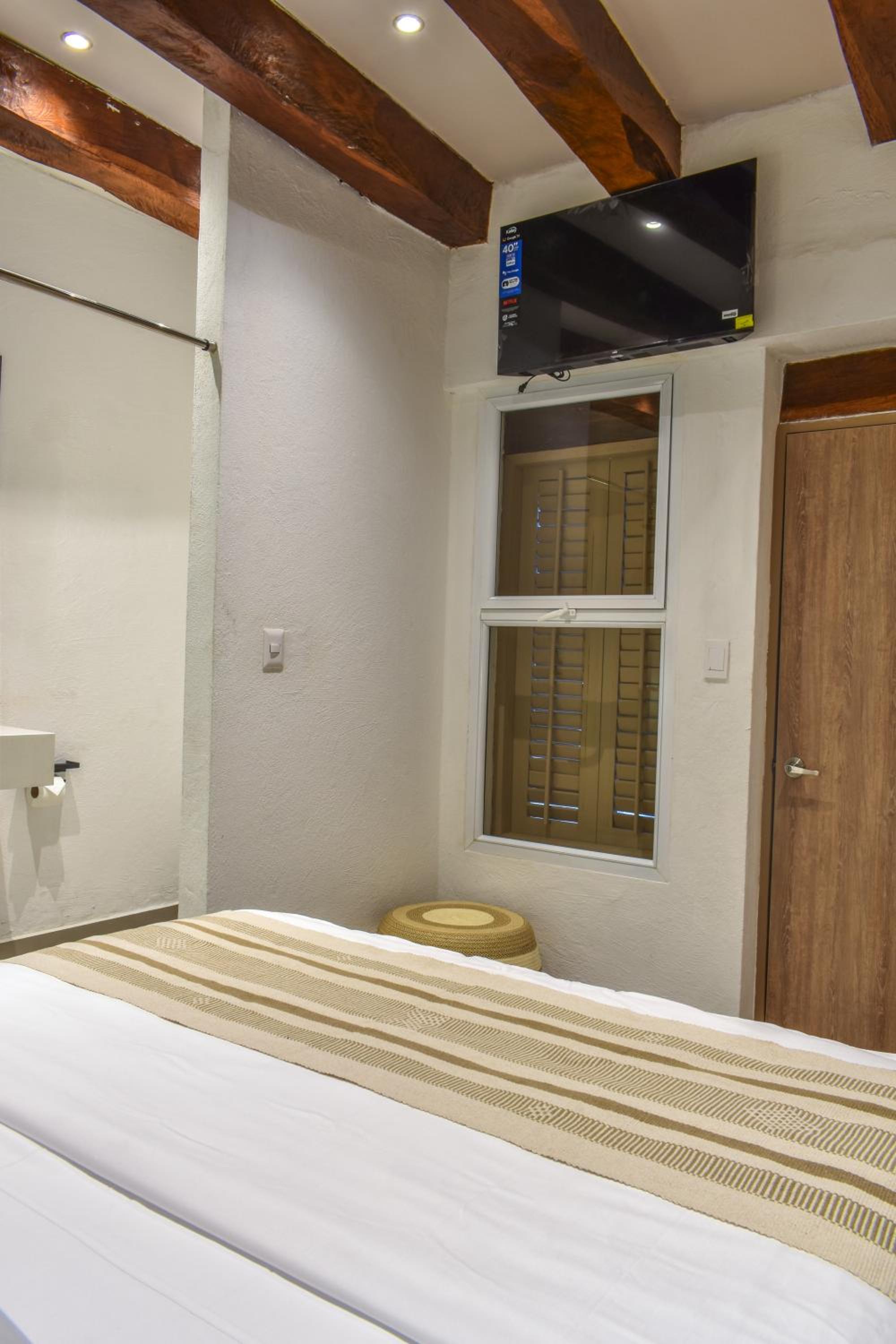 Double Room with Private Bathroom photo 3