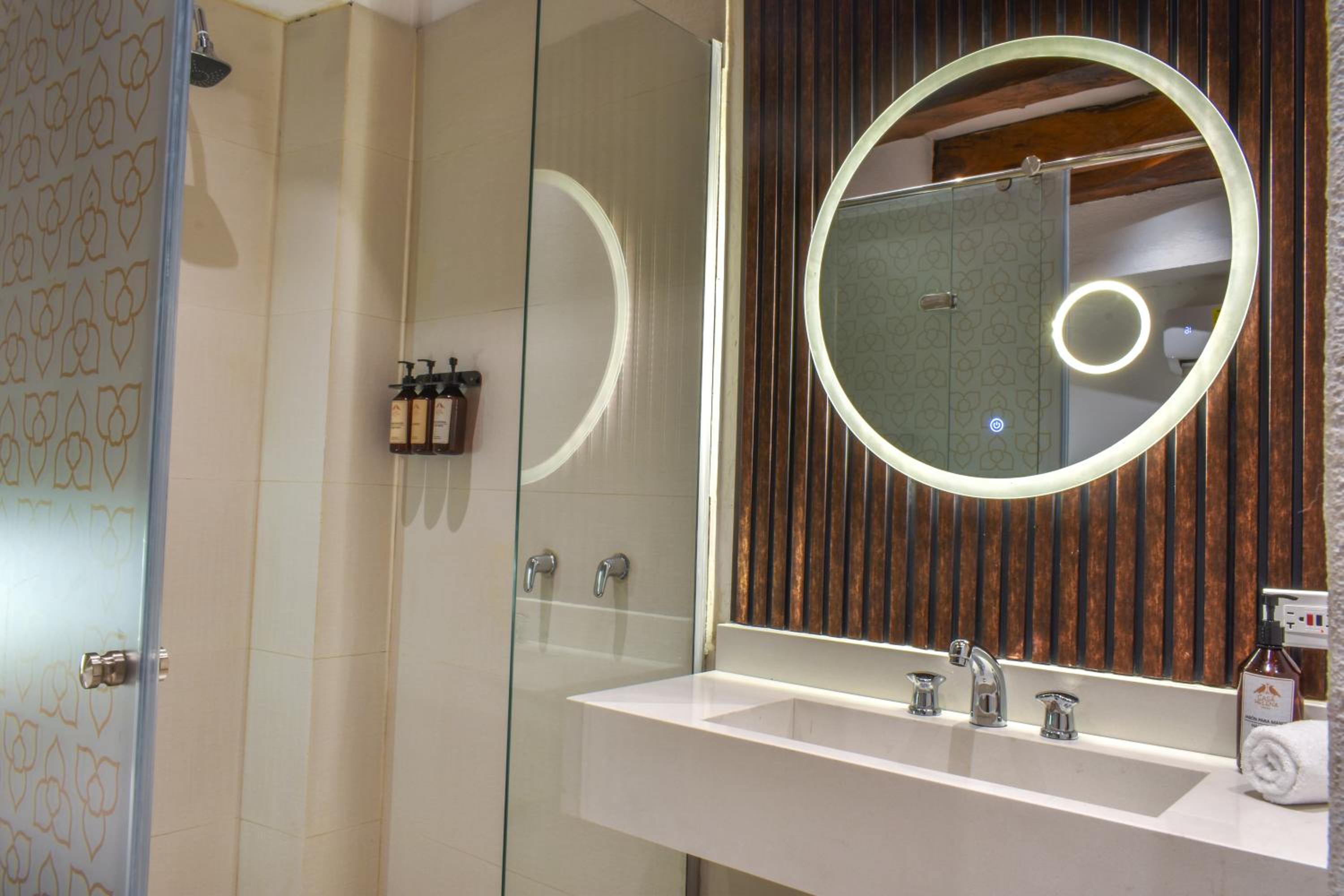 Double Room with Private Bathroom photo 2