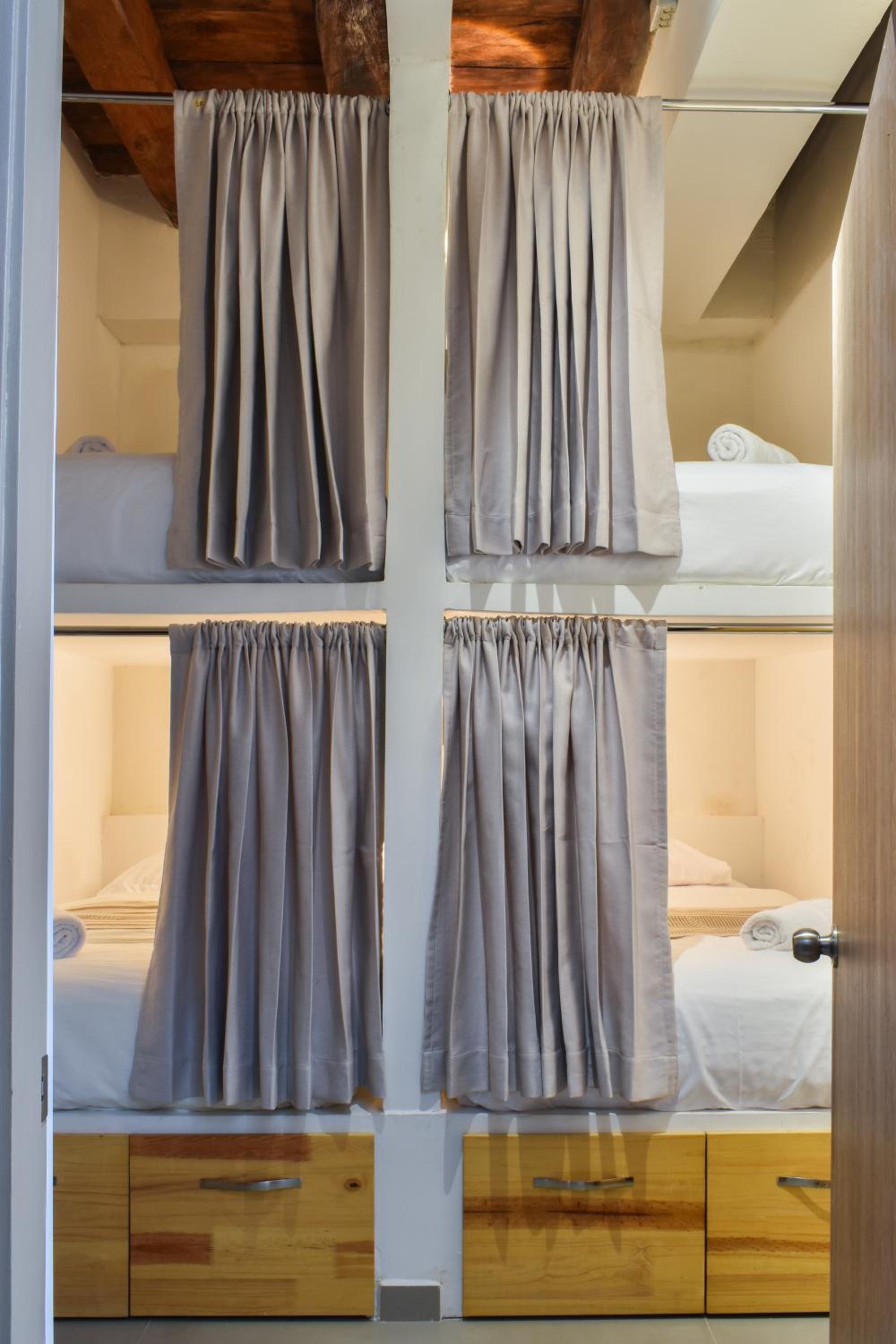 Bed in 4-Bed Mixed Dormitory Room photo 2