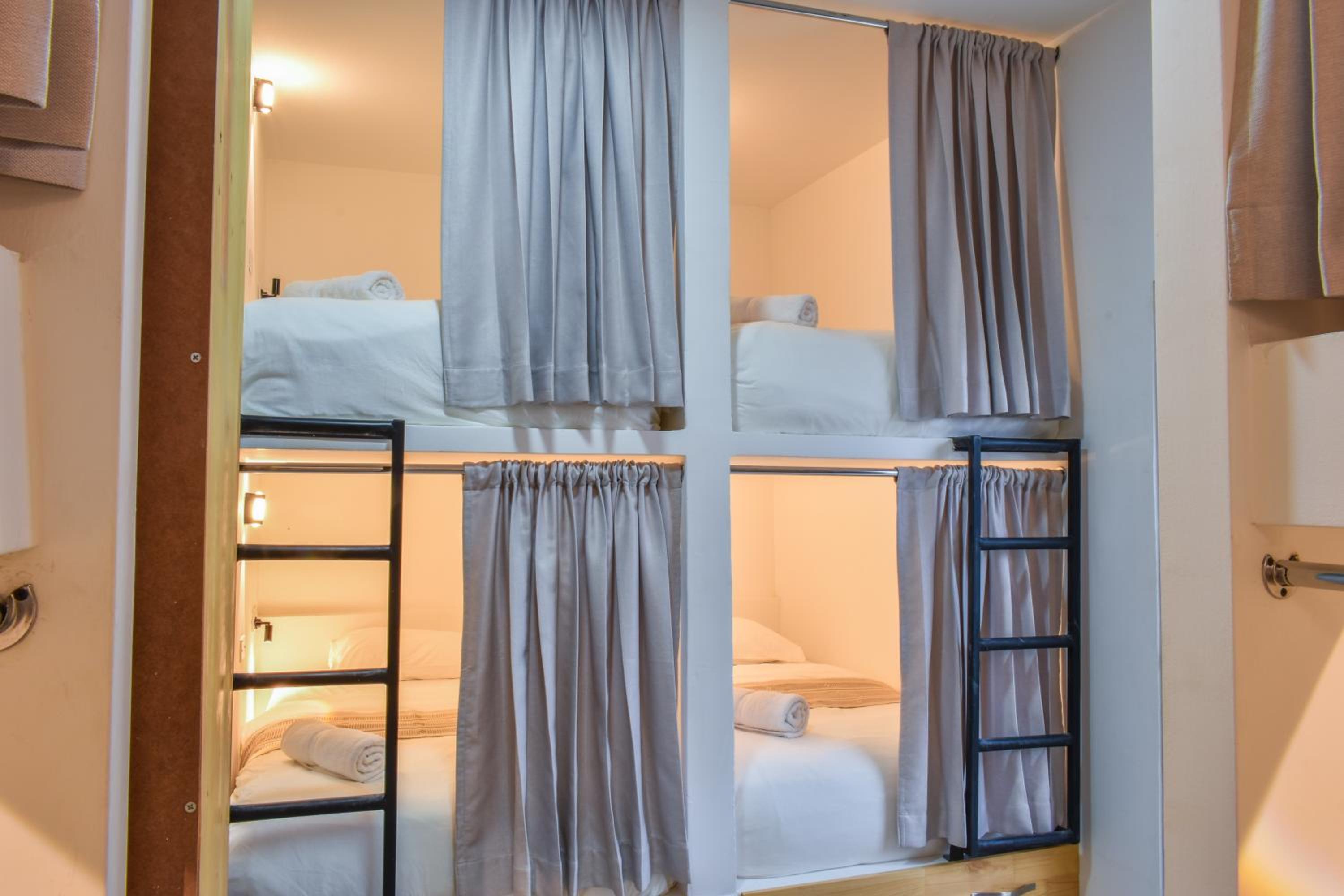 Bed in 4-Bed Mixed Dormitory Room photo 3