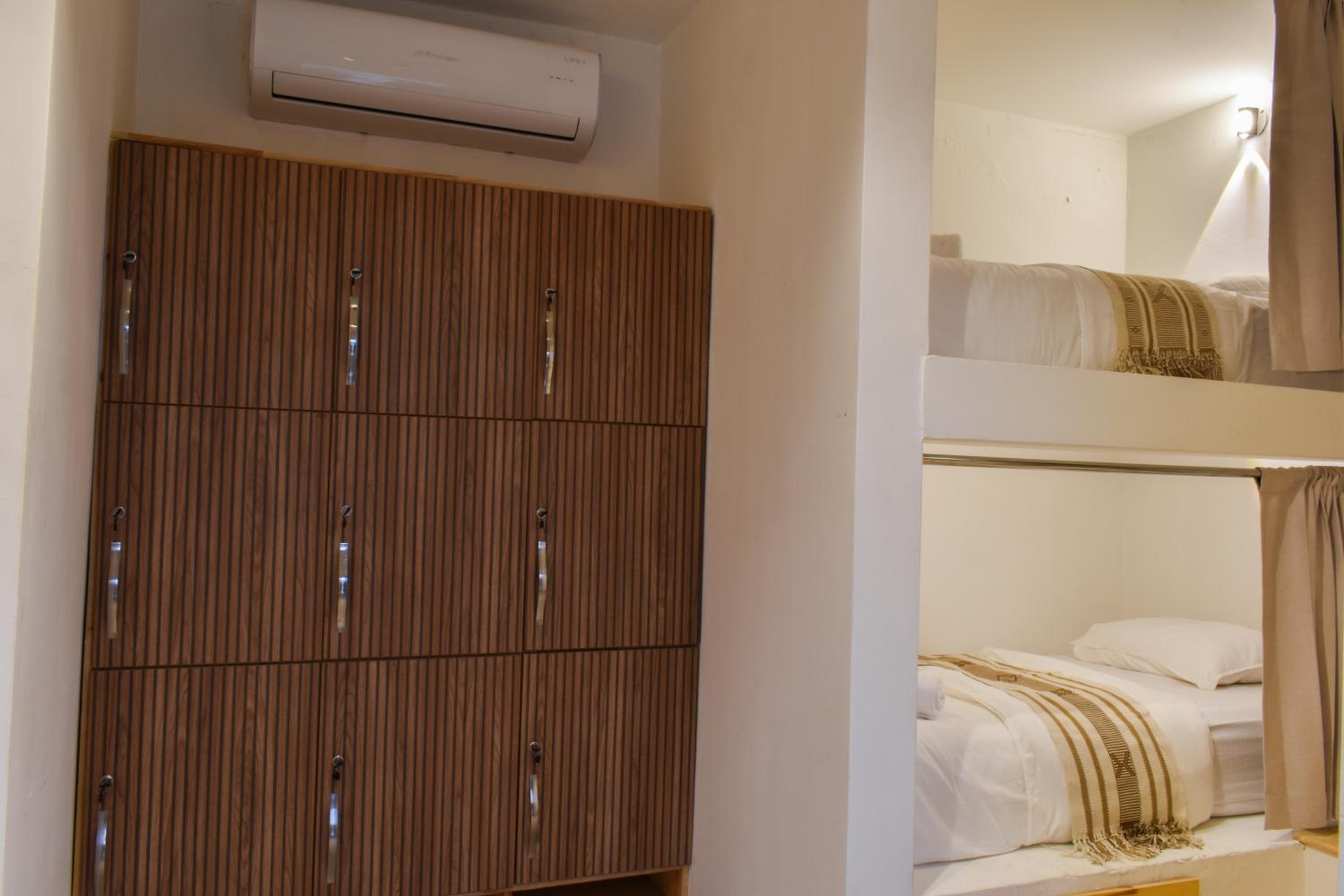 Bed in 8-Bed Dormitory Room photo 2