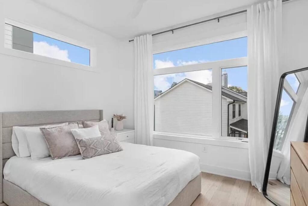 Four-Bedroom House photo 3