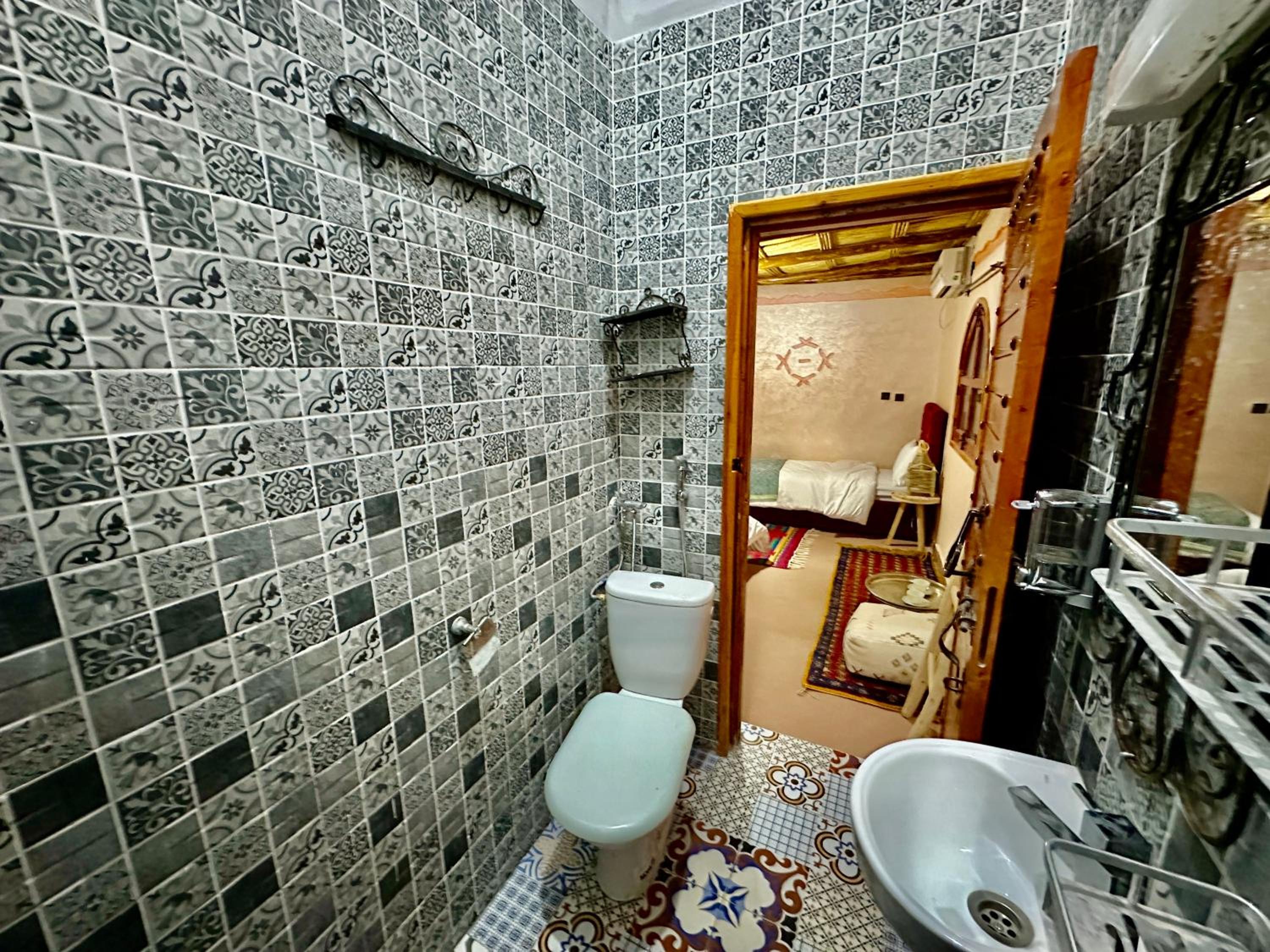 Deluxe Double or Twin Room with Mountain View photo 3