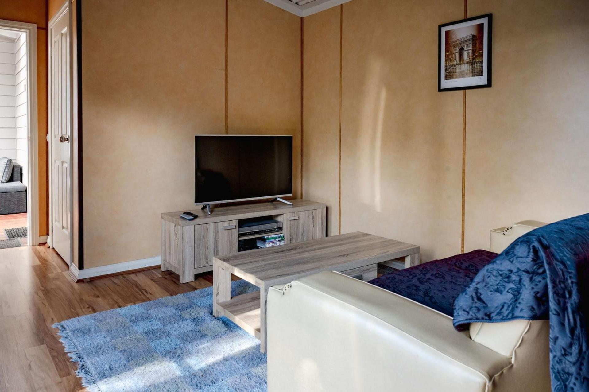 Three-Bedroom House photo 2