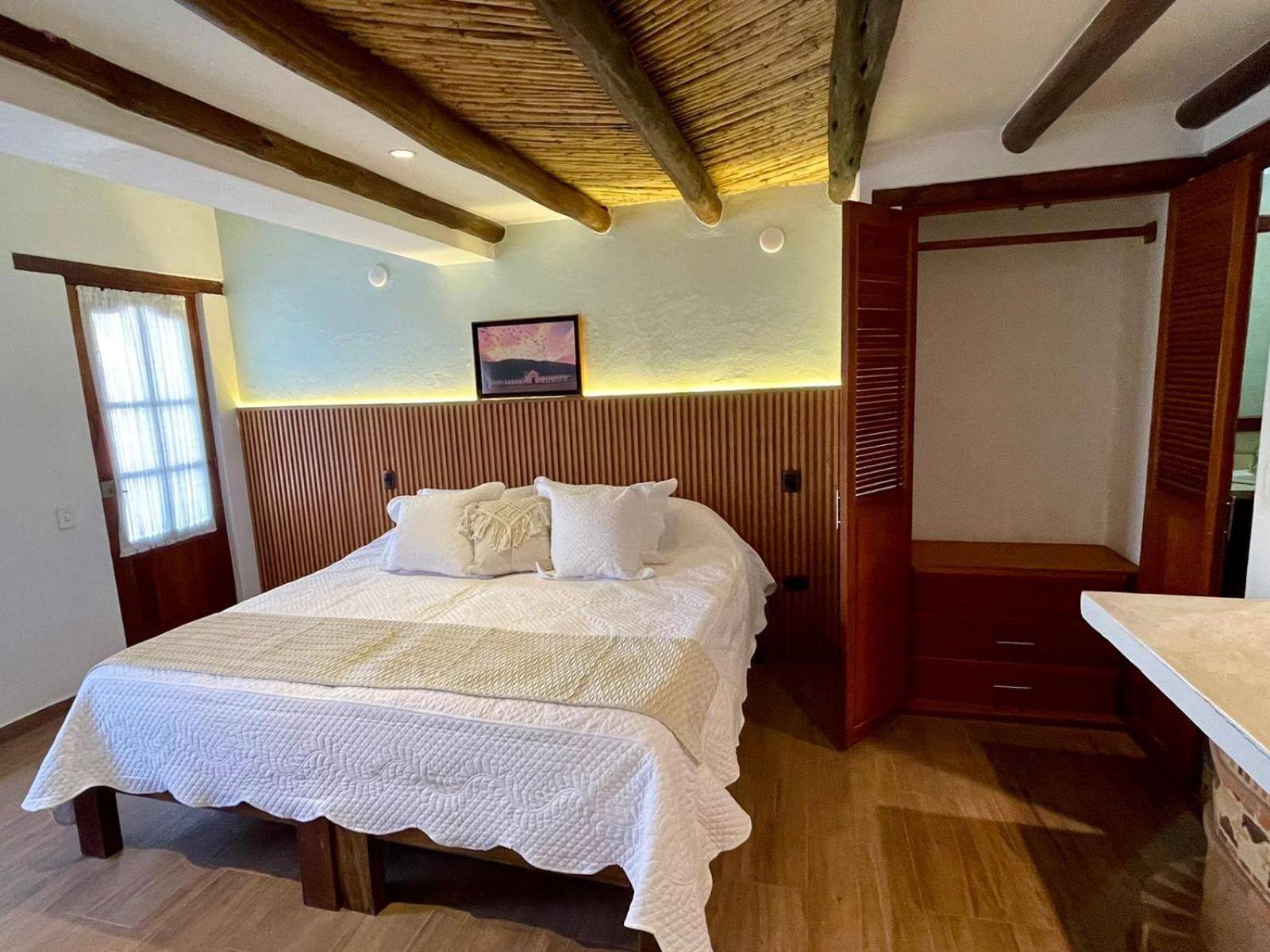 Suite with Balcony photo 3