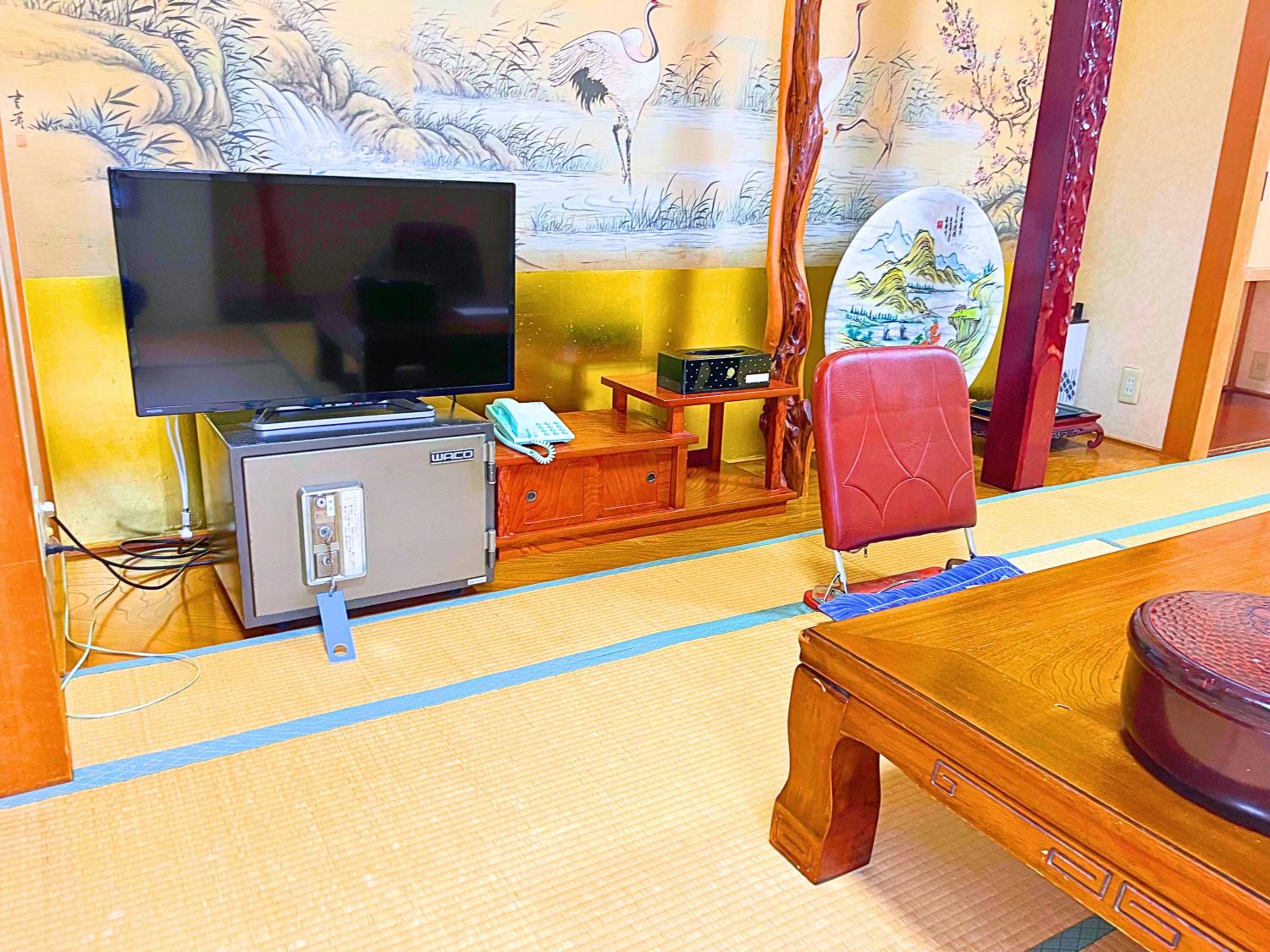 Standard Family Room photo 3