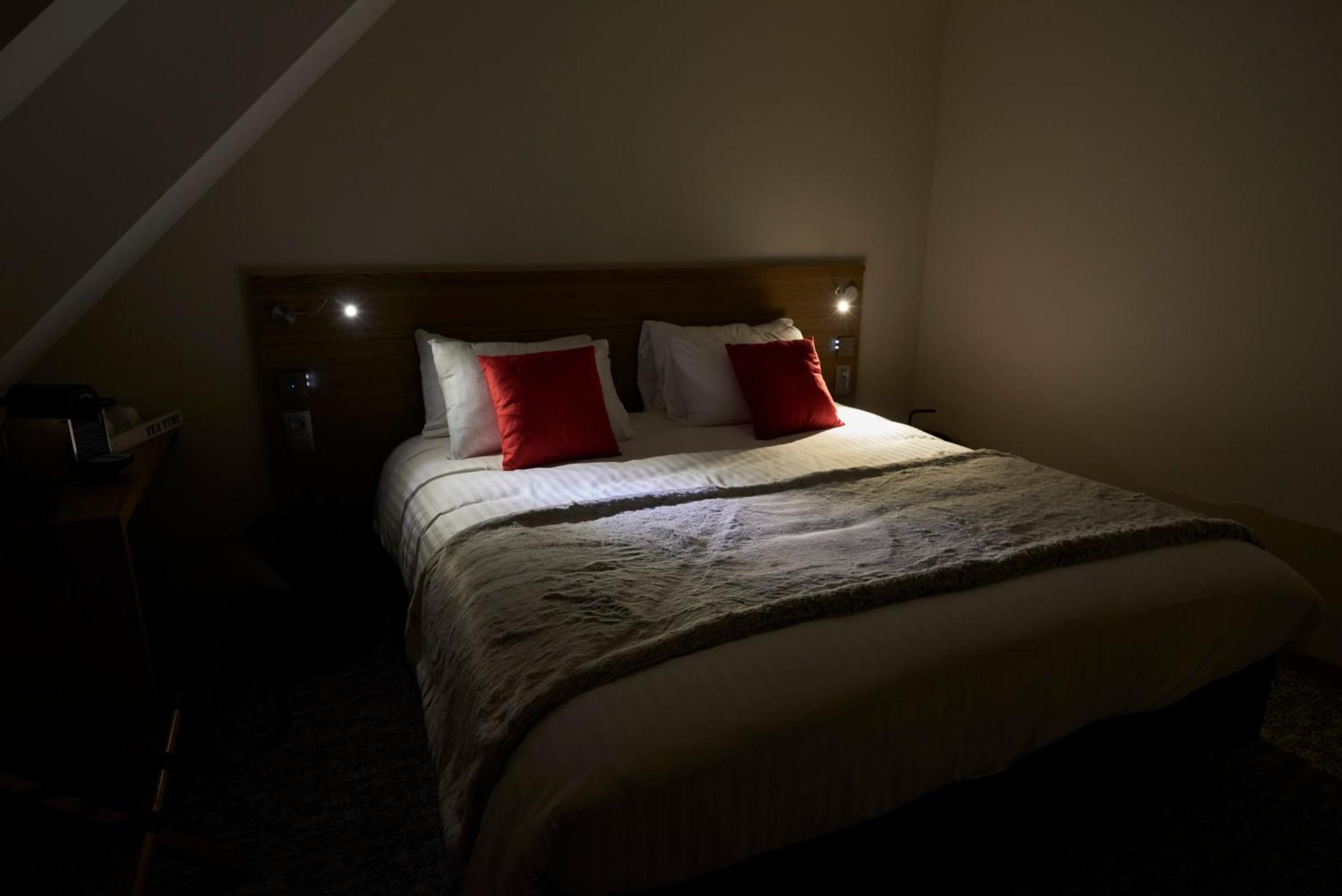 Double or Twin Room - Photo 7