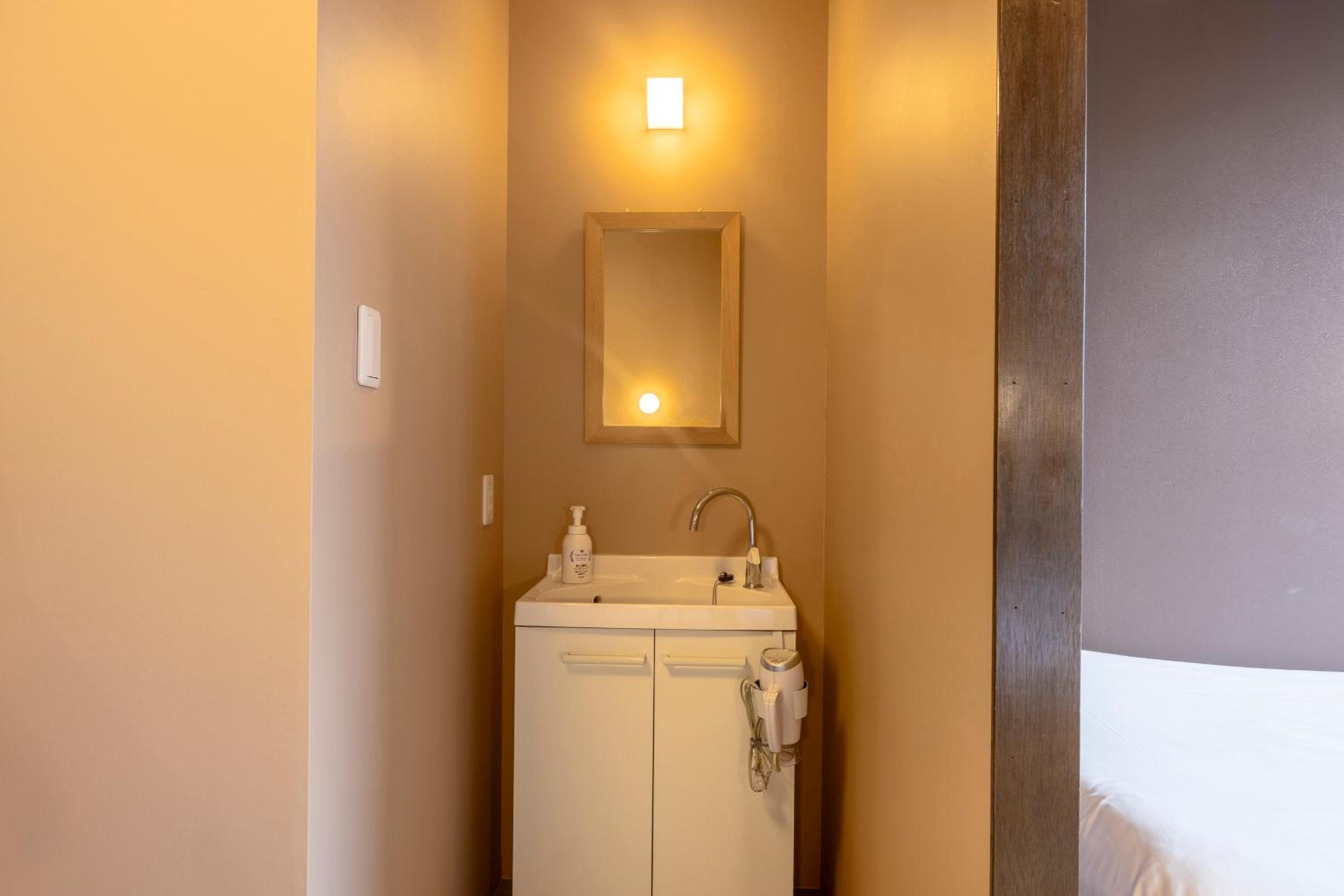 Family Room with Shower photo 2