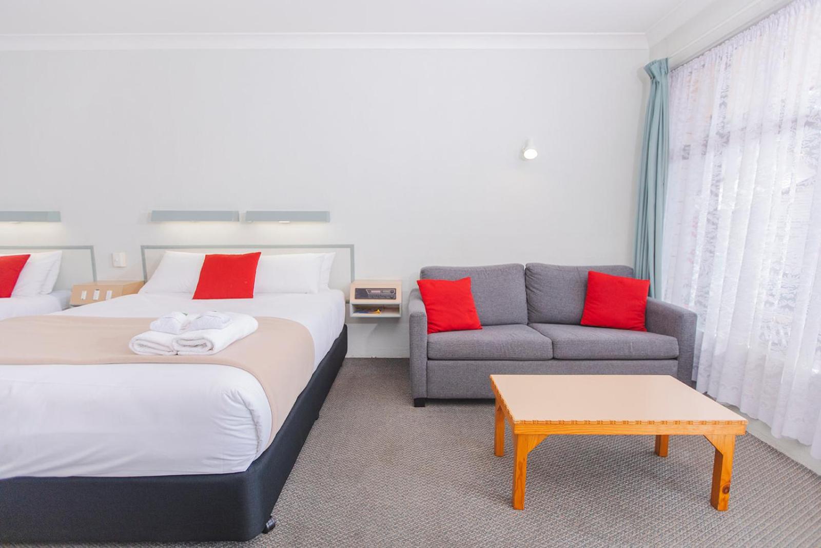 Triple Room - Non Smoking photo 3