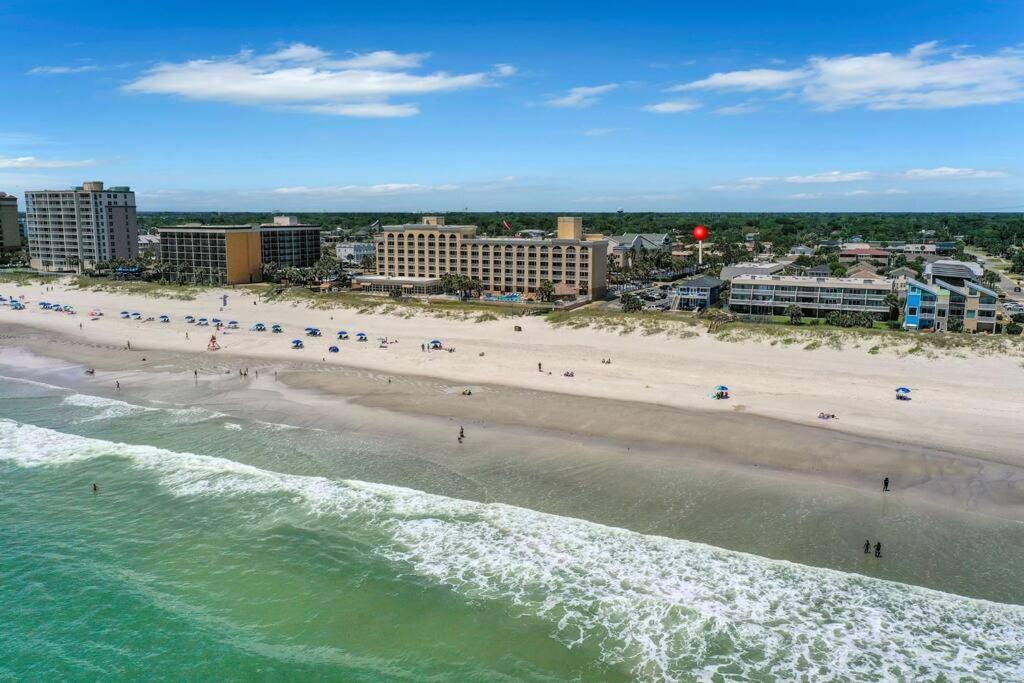 Three-Bedroom Apartment with Ocean View photo 2