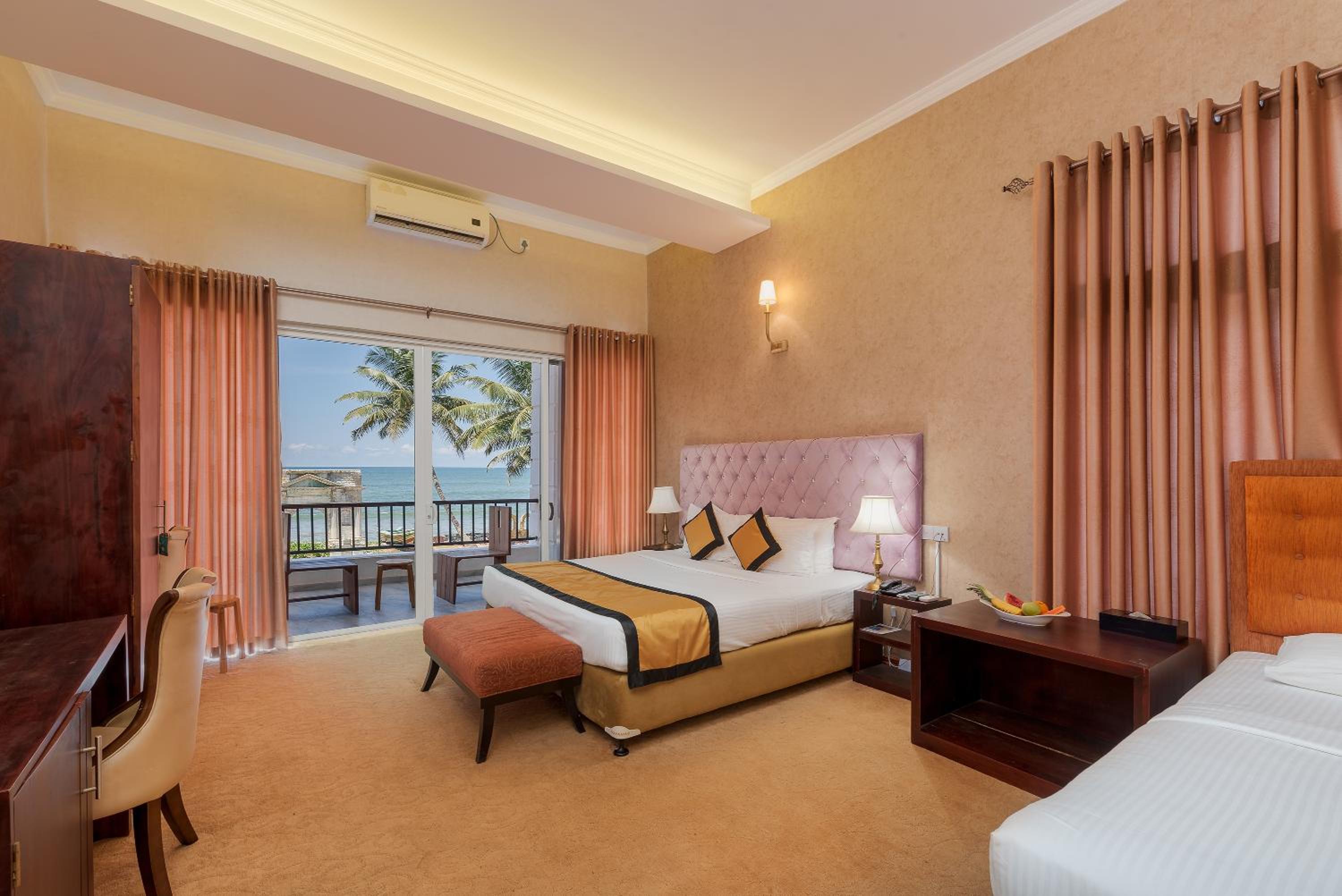 Deluxe Triple Room With Sea View photo 3
