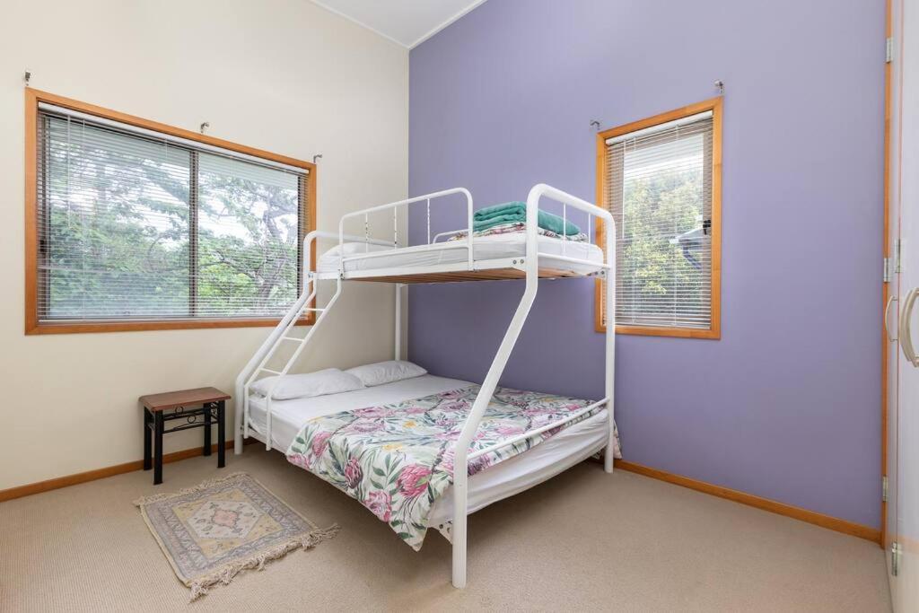 Three-Bedroom House photo 2