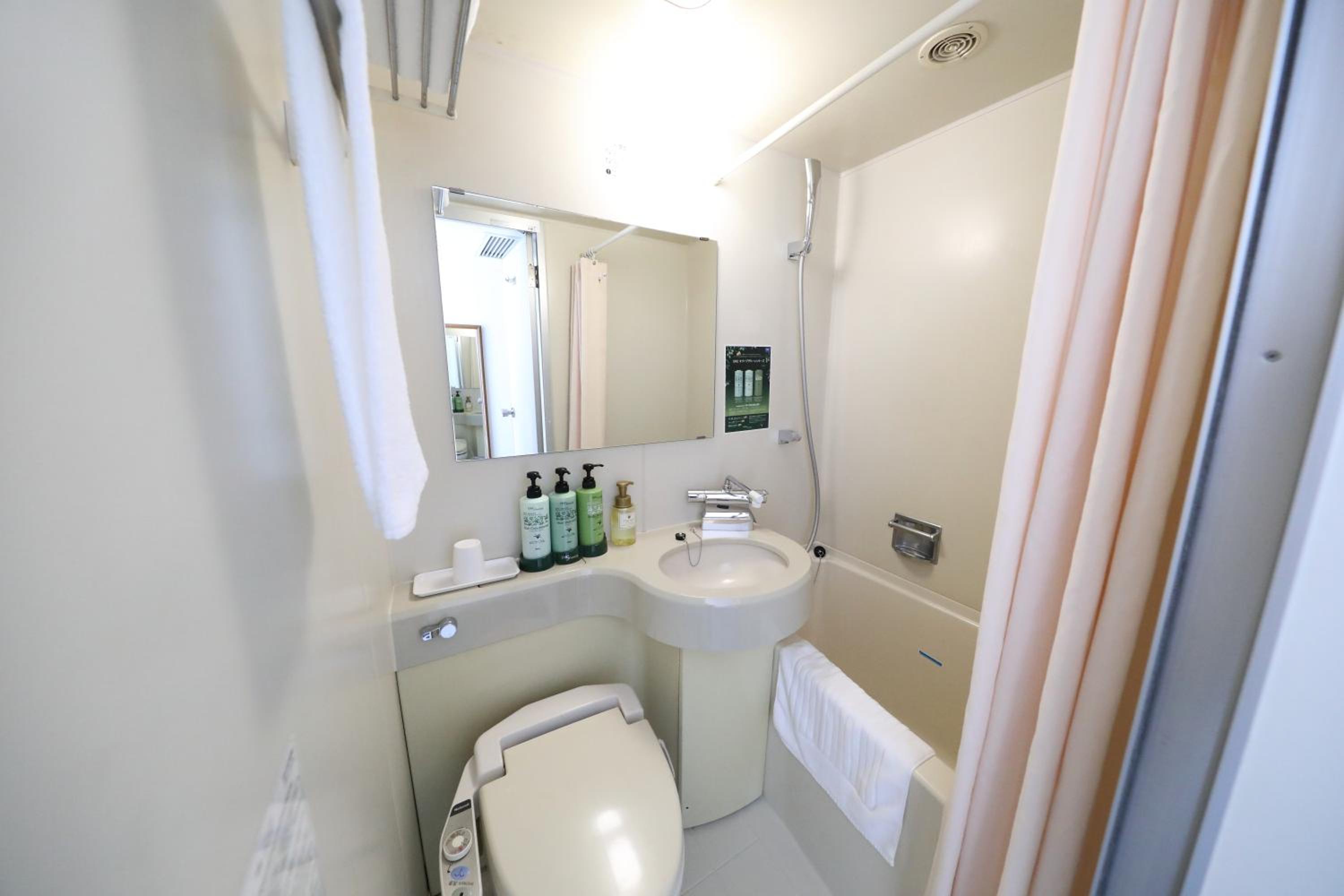 Single Room - Non-Smoking photo 2