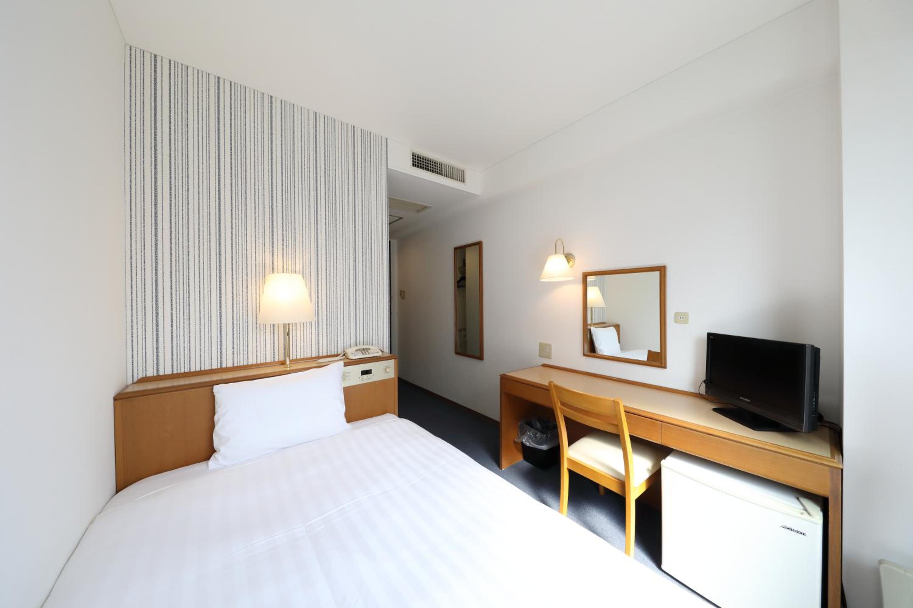 Single Room - Non-Smoking photo 2