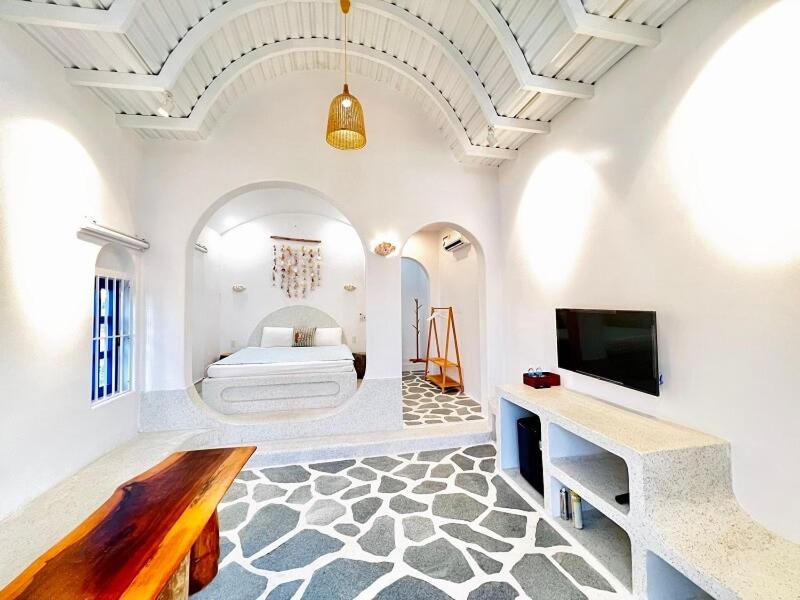Junior Suite with Balcony - Photo 7