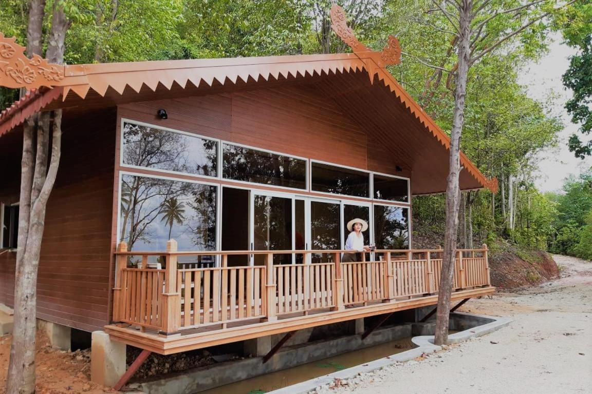Three-Bedroom Villa photo 2