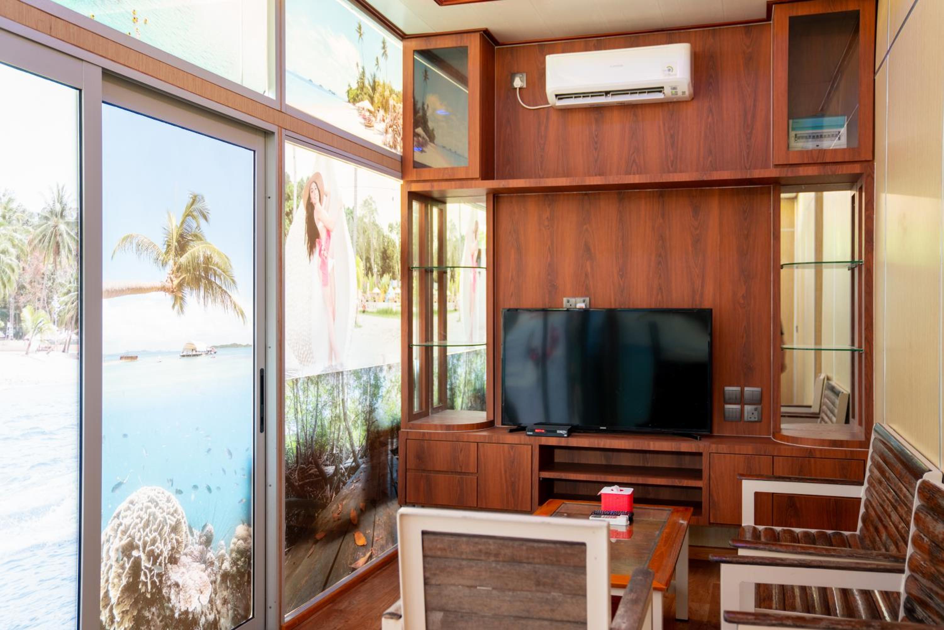 Three-Bedroom Villa photo 3