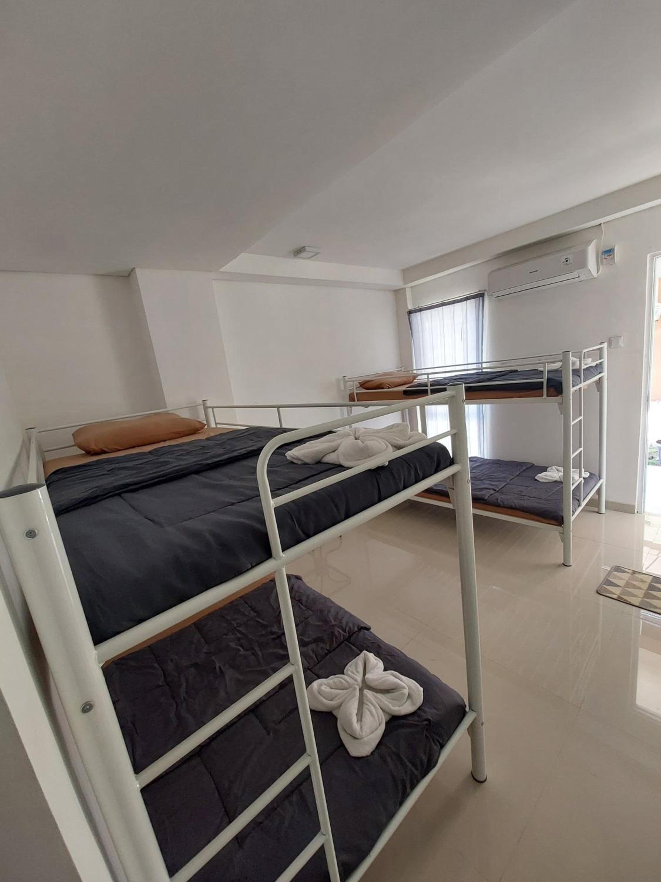 Bed in 4-Bed Mixed Dormitory Room photo 3