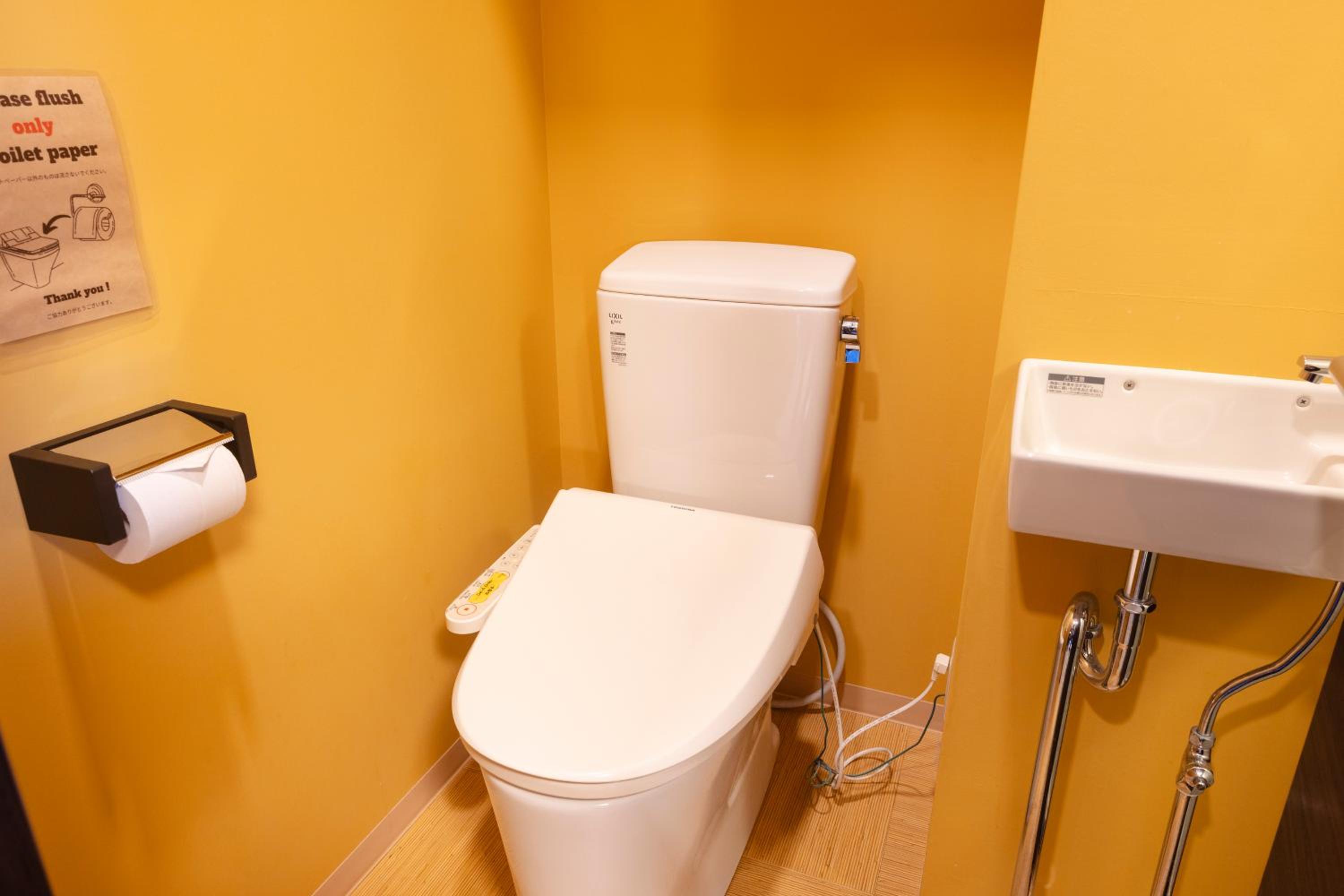 Family Room with Shower photo 2
