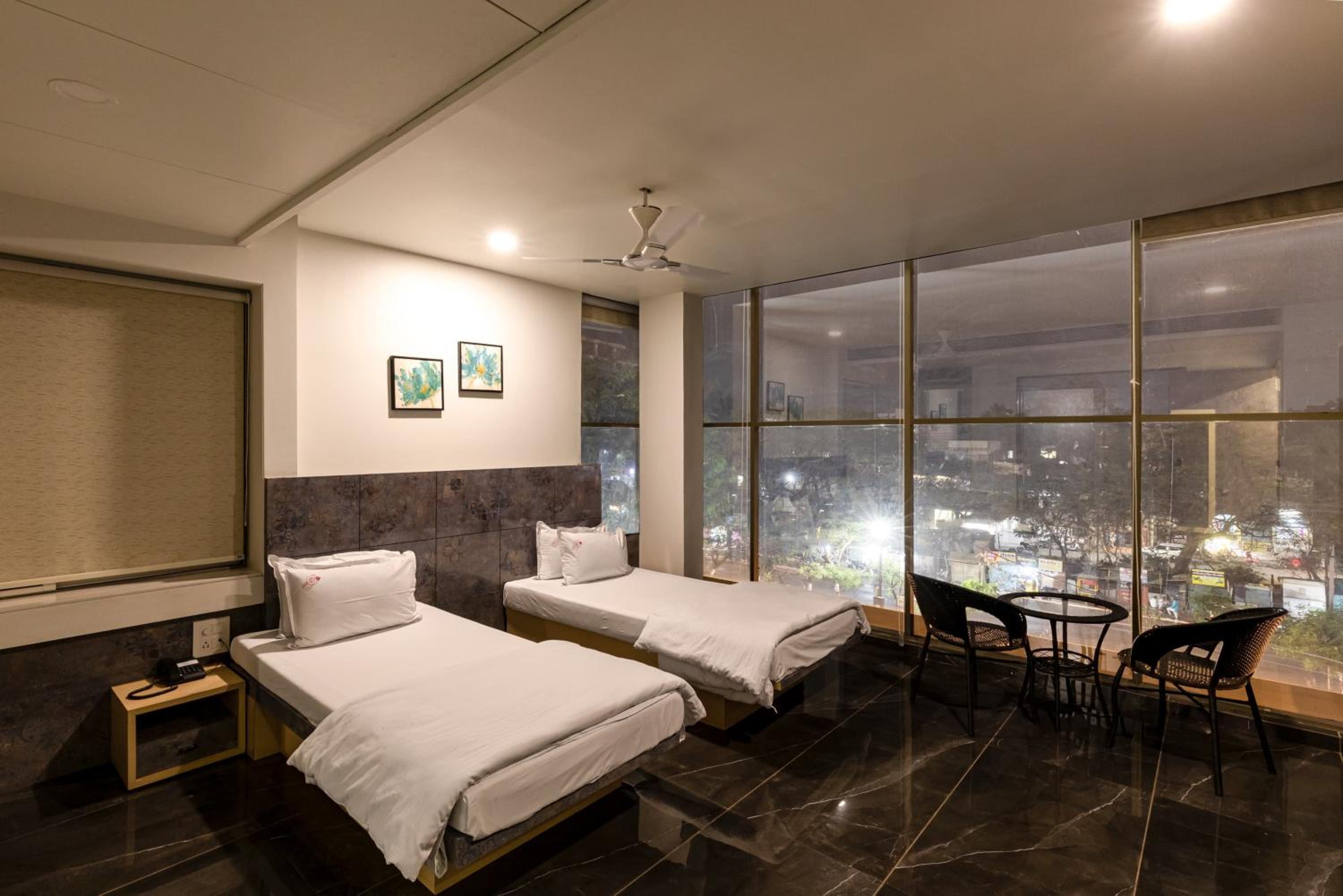 Superior Twin Room - Photo 6