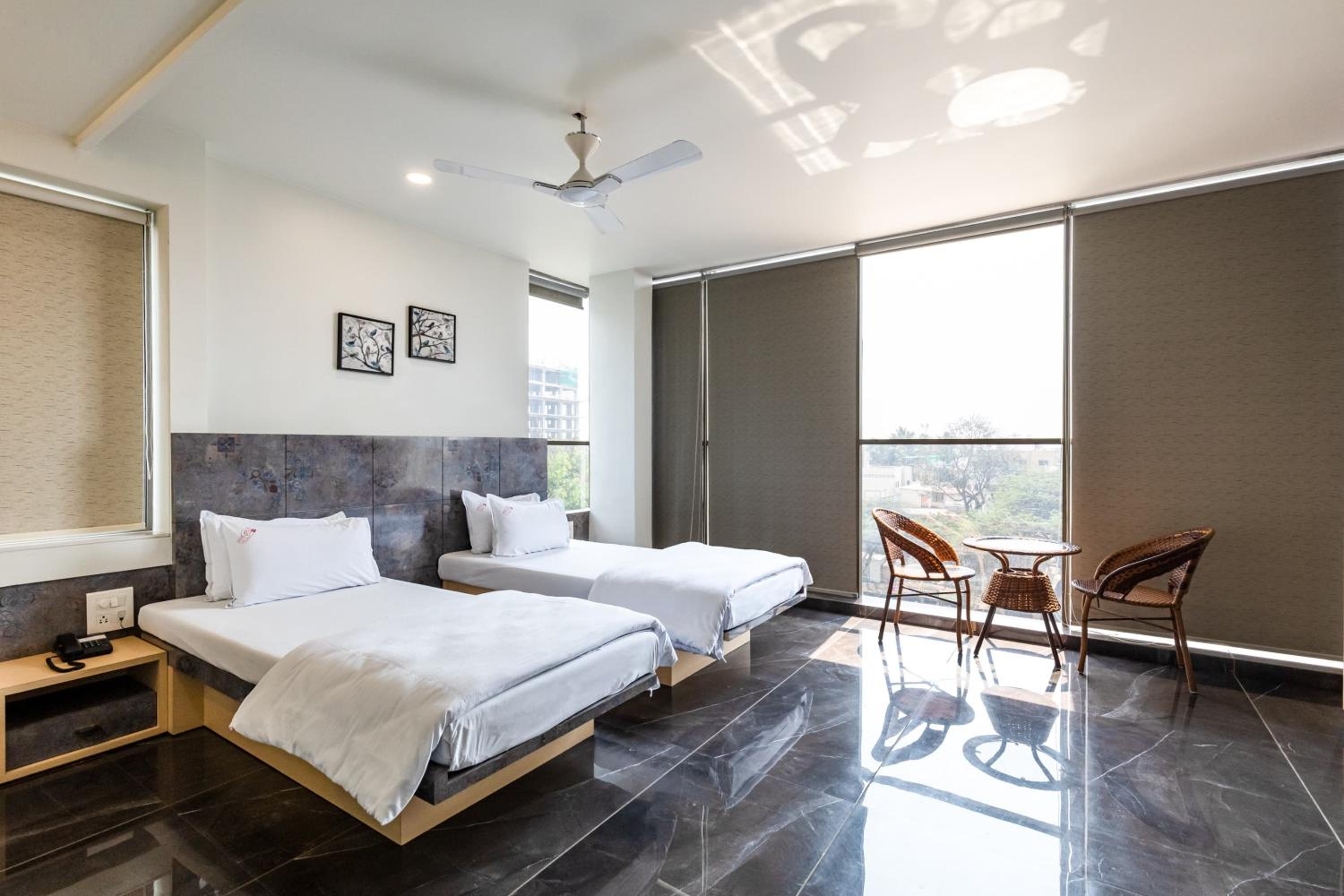 Superior Twin Room - Photo 1