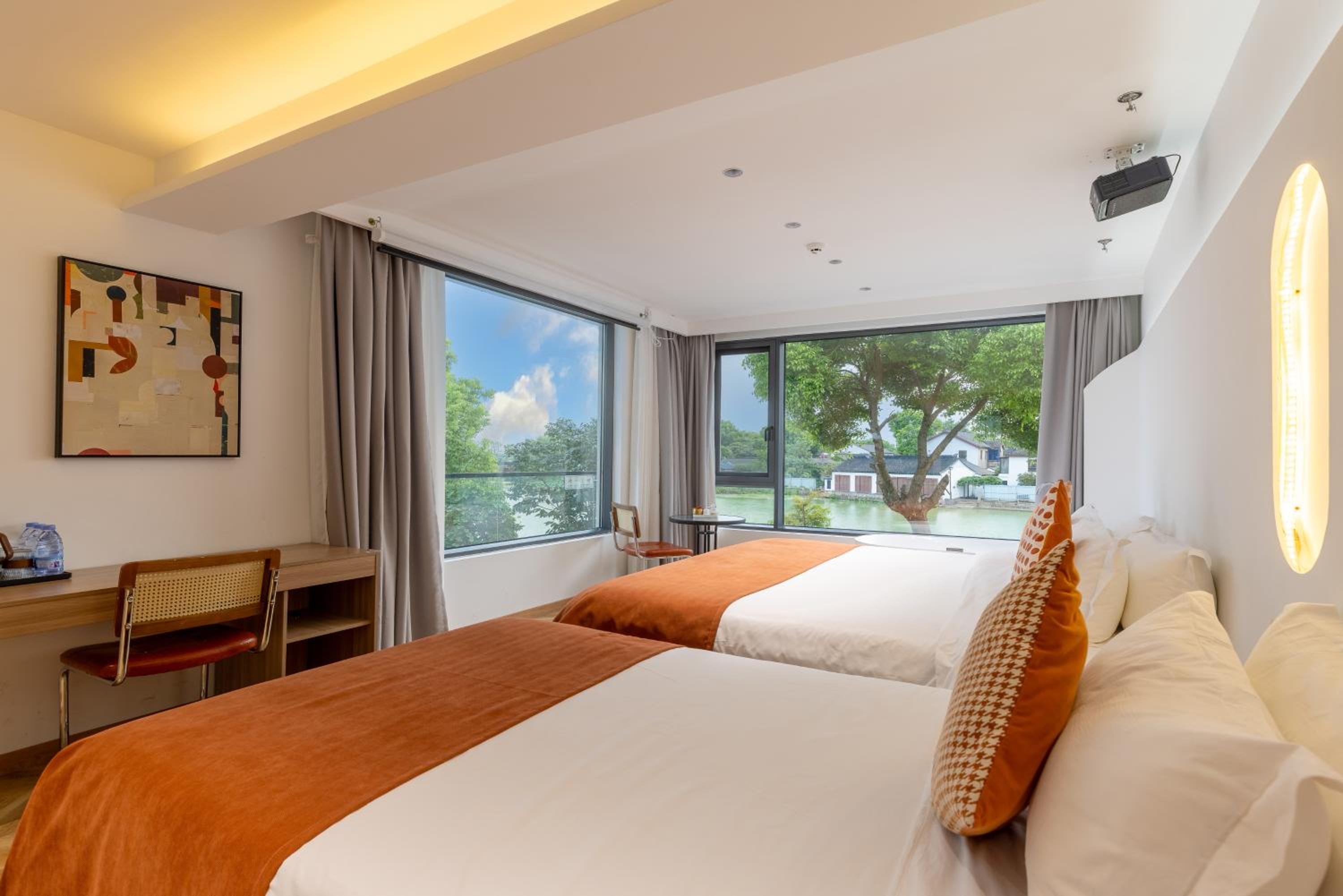 Triple Room with Lake View
