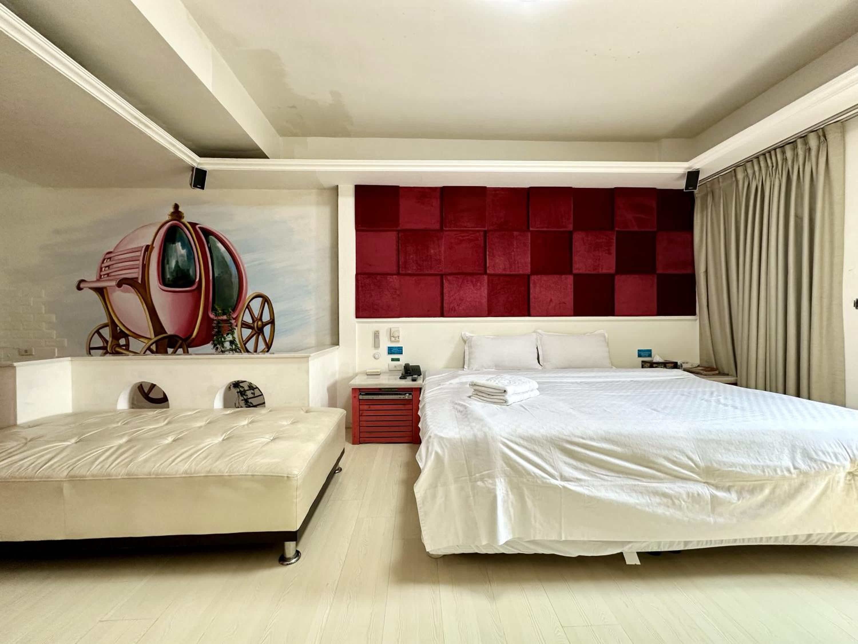 Superior King Room photo 2