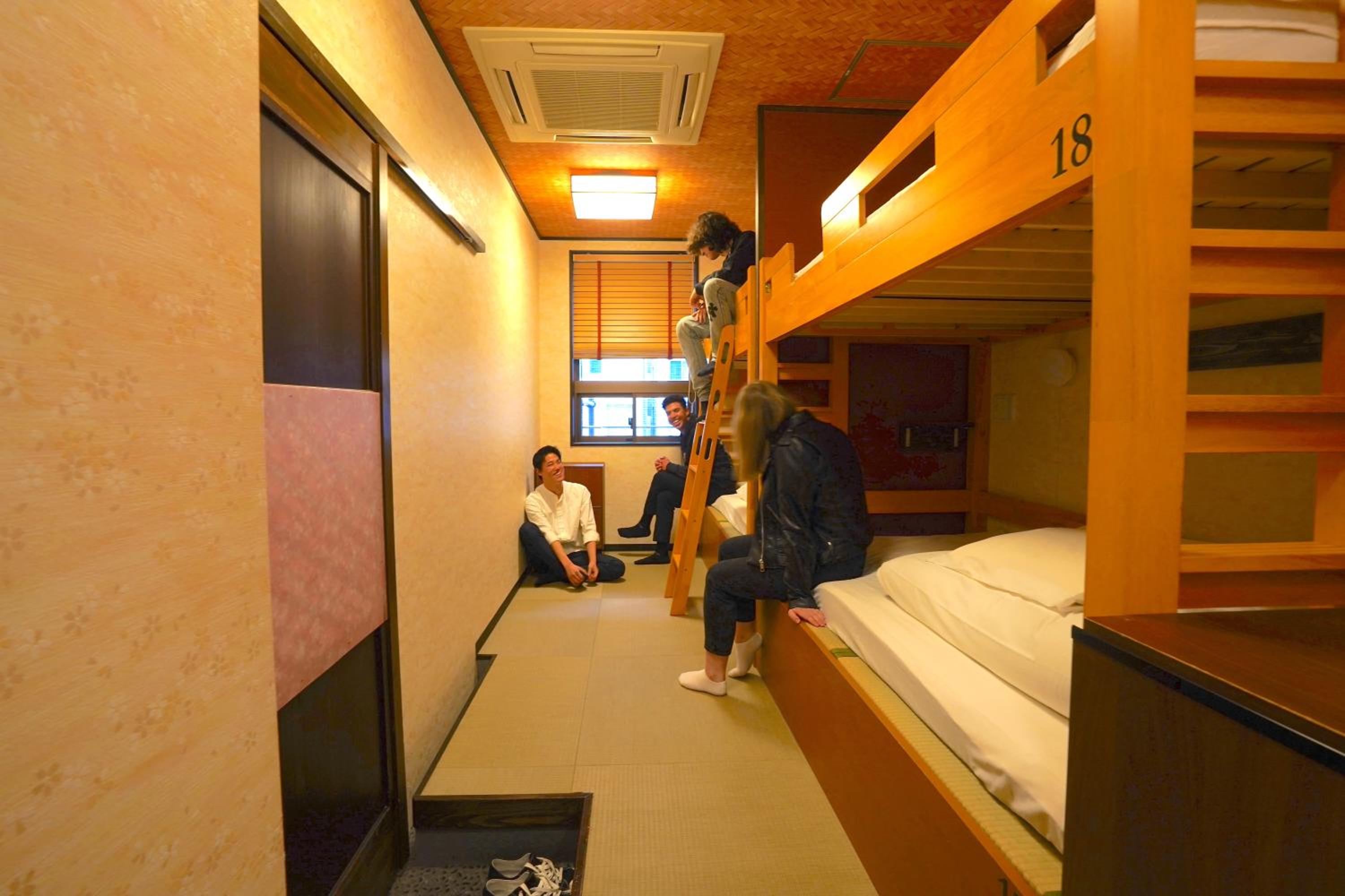 Economy Quadruple Room photo 3